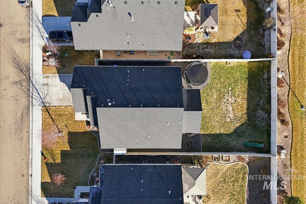 16682 Loggia Ave, Caldwell, Idaho 83607, 3 Bedrooms, 2 Bathrooms, Residential For Sale, Price $350,000,MLS 98973952