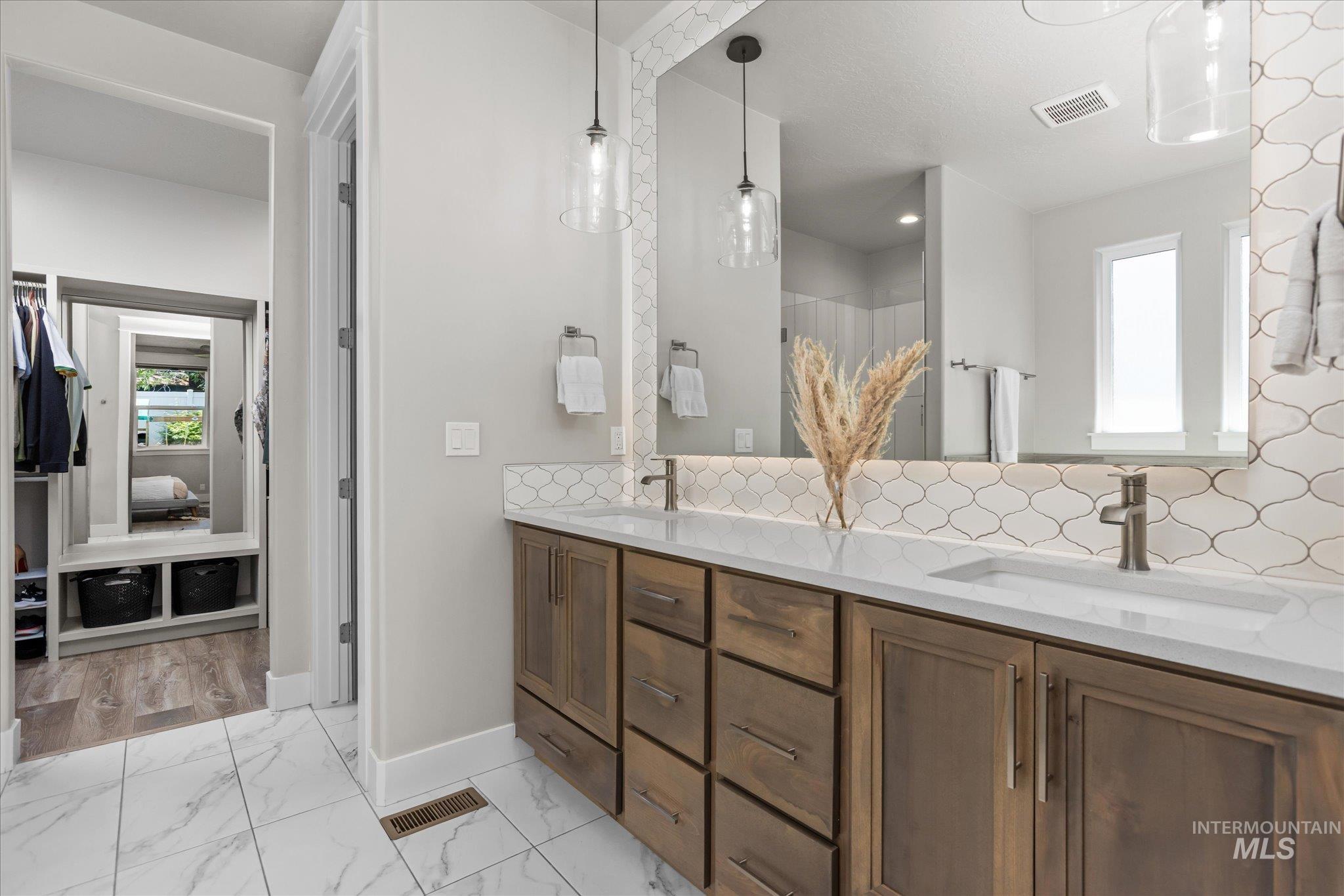 3332 W Lassen Dr, Boise, Idaho 83703, 5 Bedrooms, 4 Bathrooms, Residential For Sale, Price $899,000,MLS 98973955