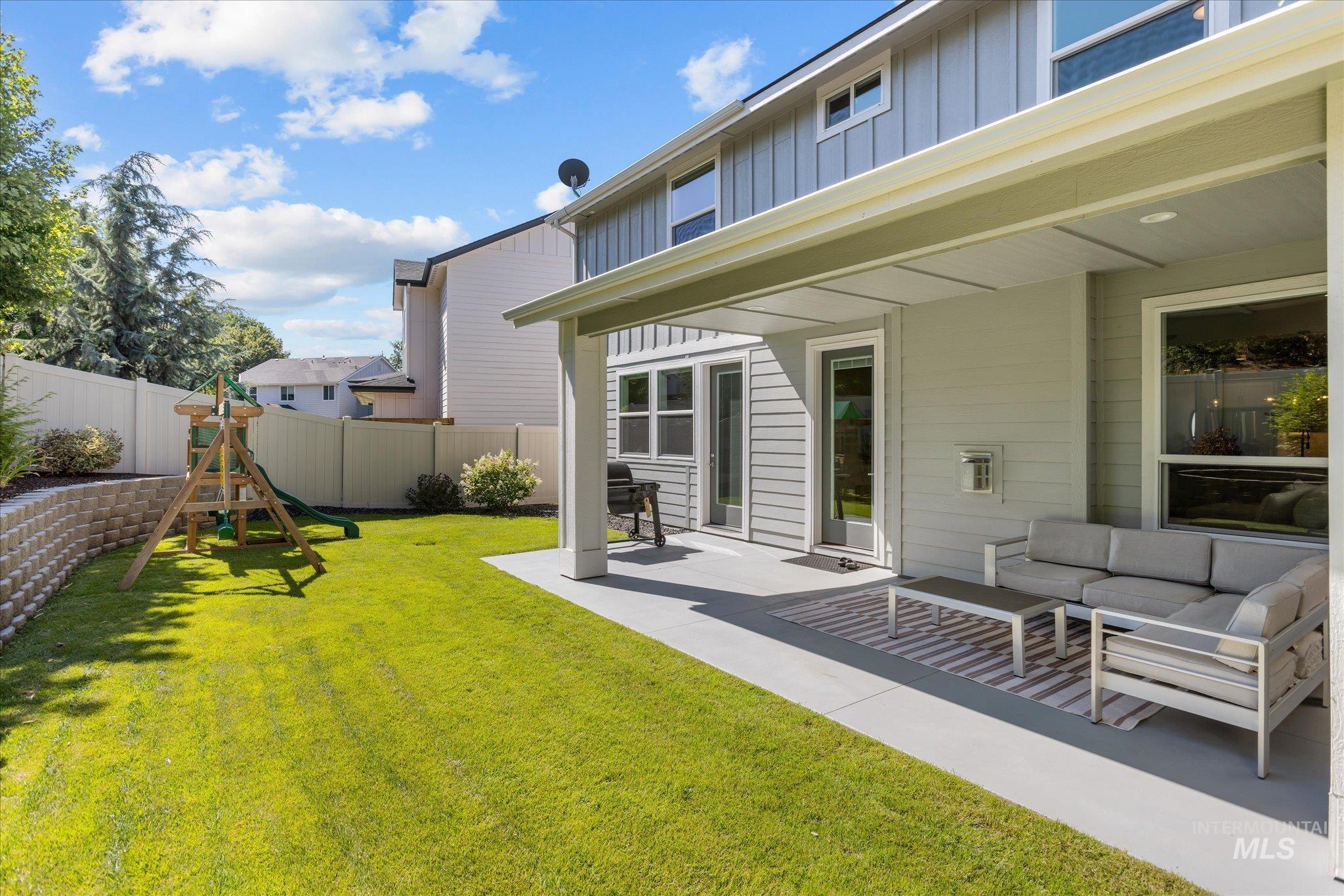 3332 W Lassen Dr, Boise, Idaho 83703, 5 Bedrooms, 4 Bathrooms, Residential For Sale, Price $899,000,MLS 98973955