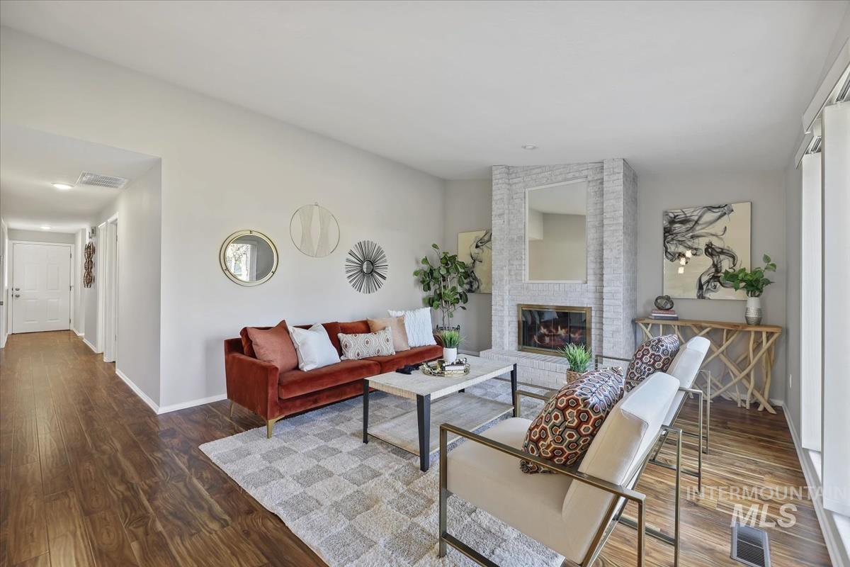 232 W Arrowrock, Boise, Idaho 83706-0000, 2 Bedrooms, 1.5 Bathrooms, Residential For Sale, Price $415,000,MLS 98973956