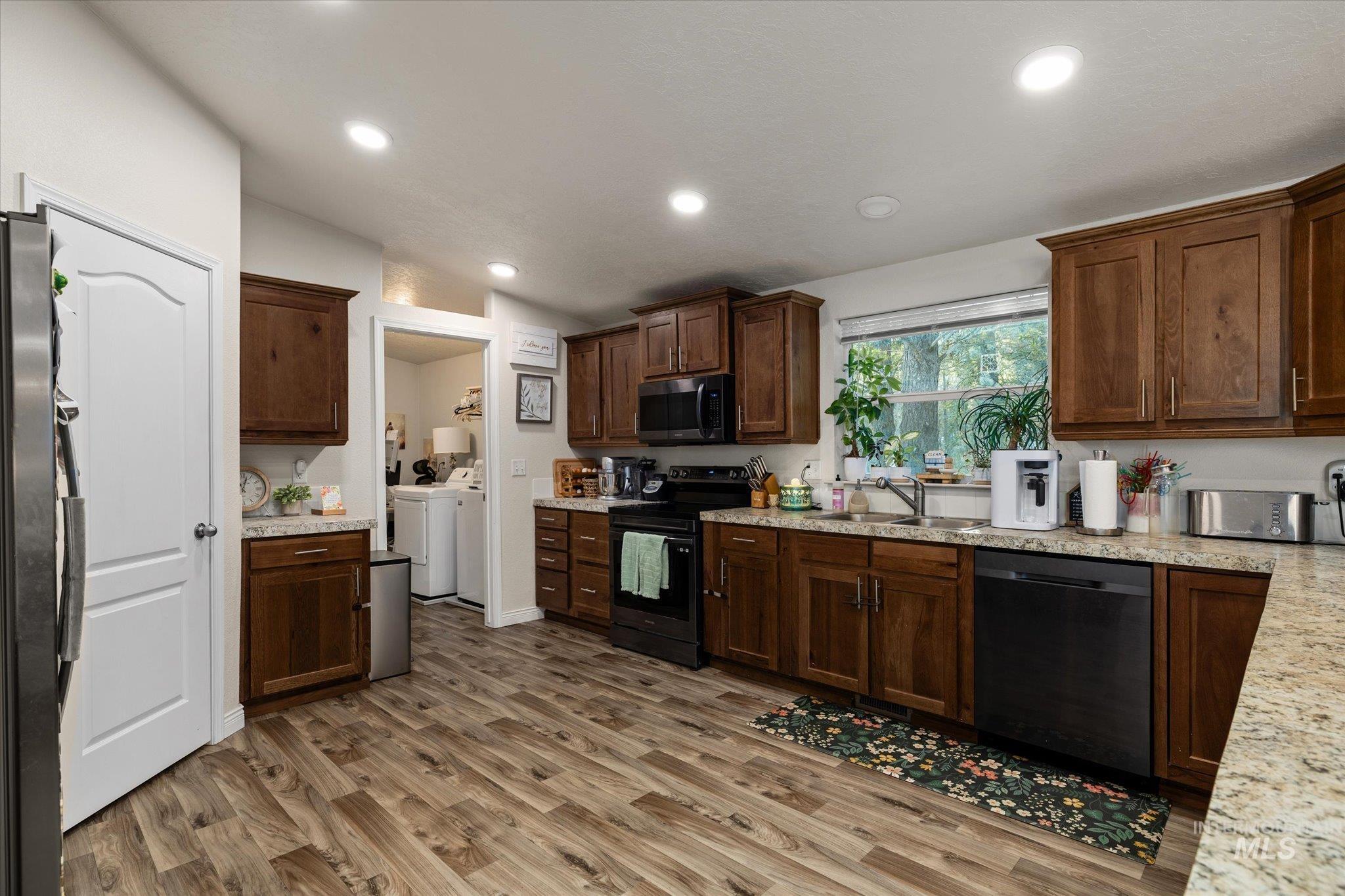 17 Mountain Meadow Way, Idaho City, Idaho 83631, 3 Bedrooms, 2 Bathrooms, Residential For Sale, Price $479,900,MLS 98973959