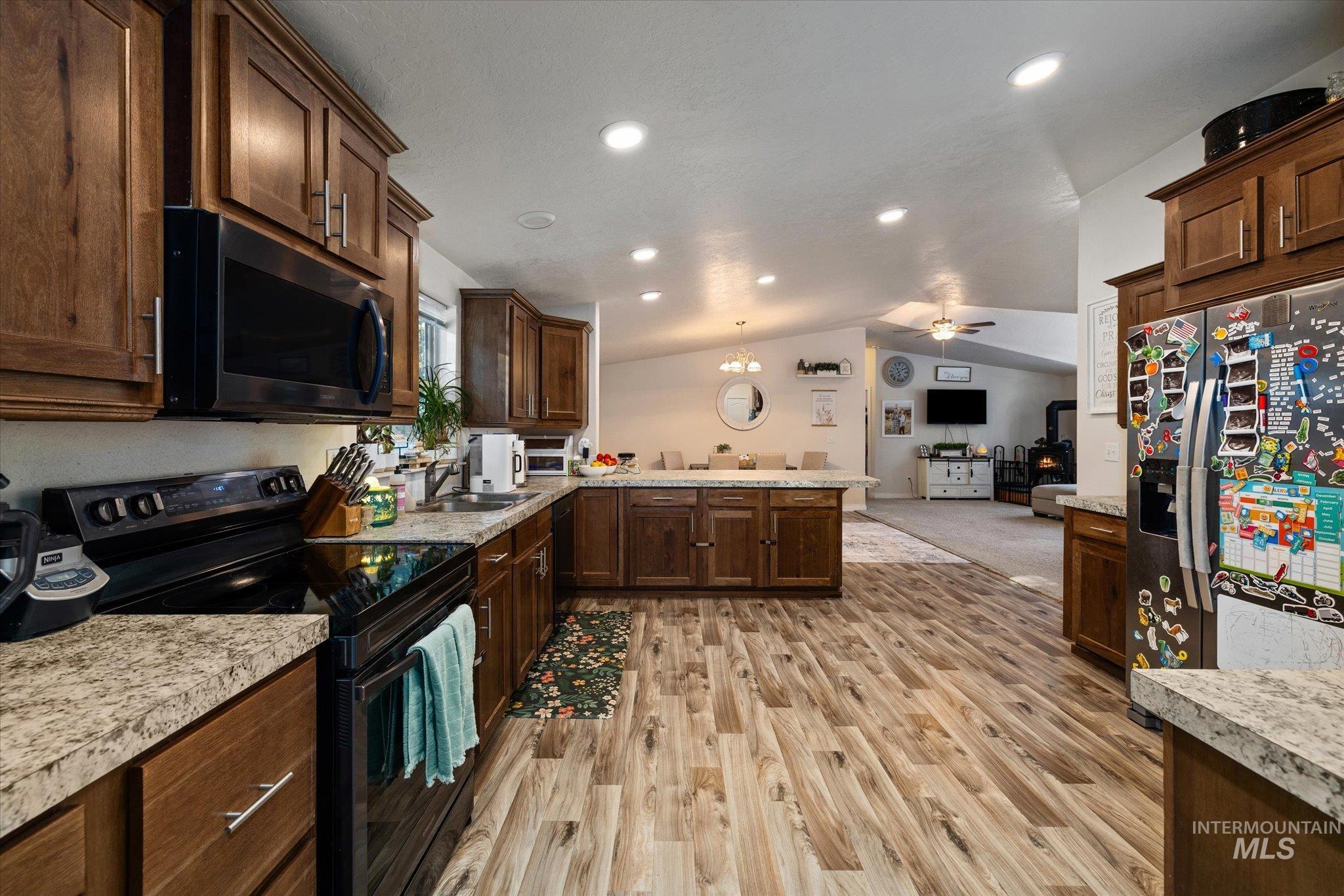 17 Mountain Meadow Way, Idaho City, Idaho 83631, 3 Bedrooms, 2 Bathrooms, Residential For Sale, Price $479,900,MLS 98973959