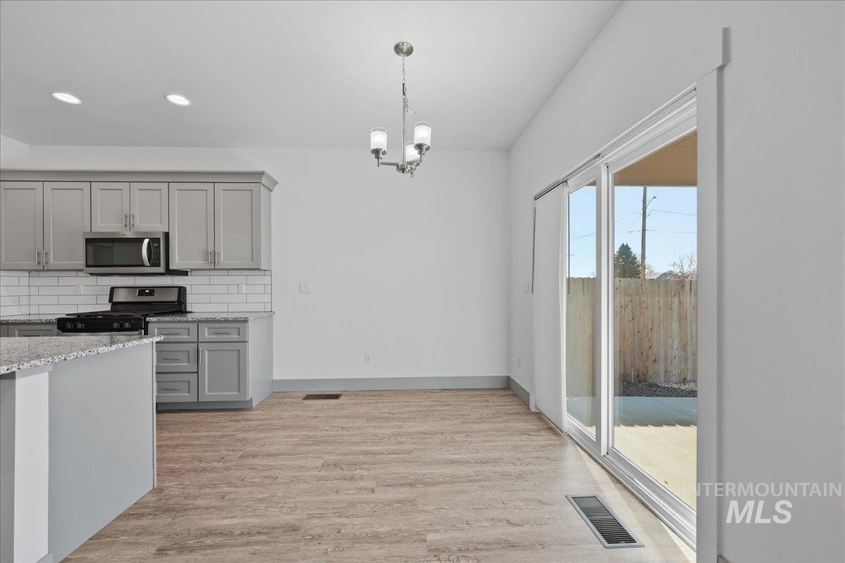 106 Thunder Mountain Ct., Homedale, Idaho 83628, 3 Bedrooms, 2 Bathrooms, Residential For Sale, Price $345,000,MLS 98973961