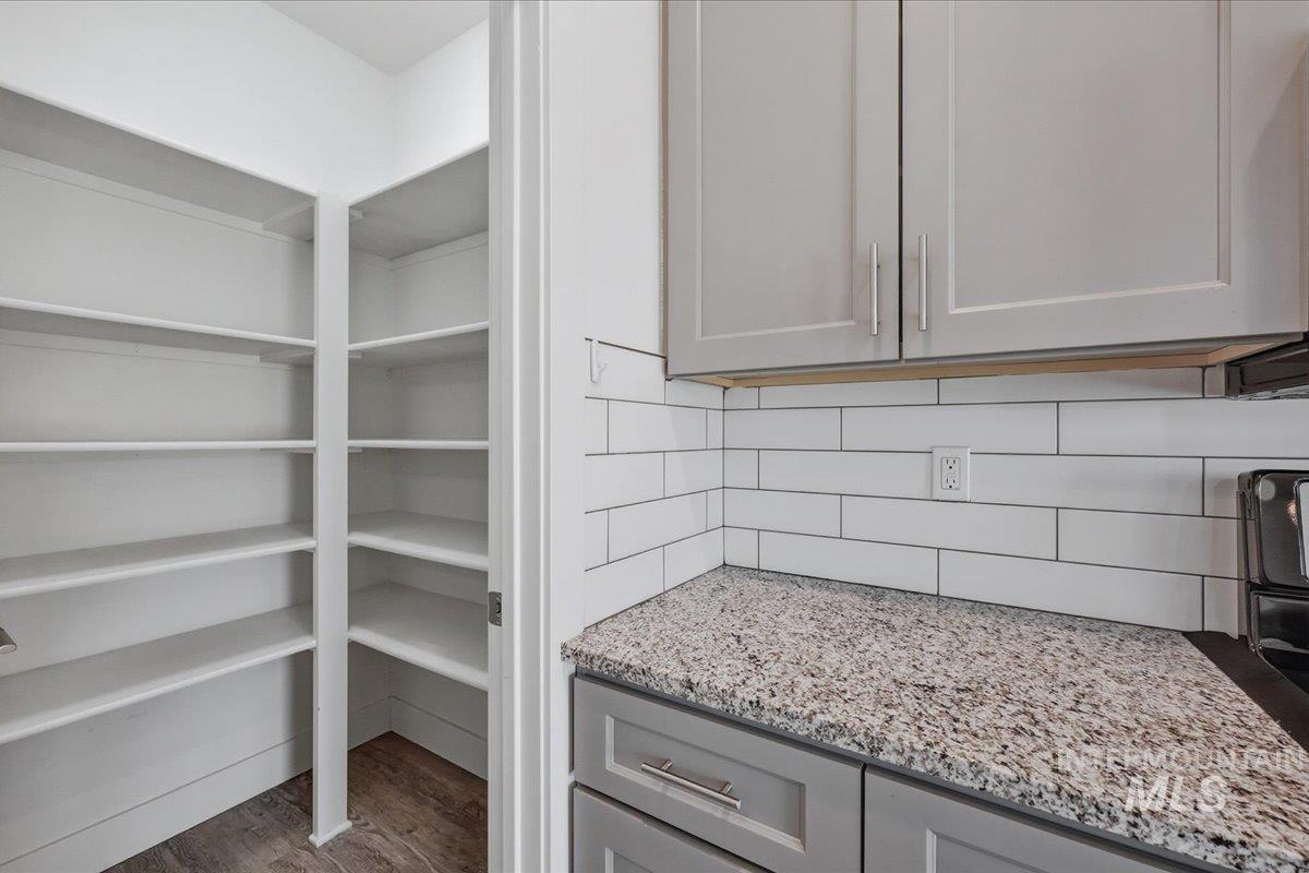 106 Thunder Mountain Ct., Homedale, Idaho 83628, 3 Bedrooms, 2 Bathrooms, Residential For Sale, Price $345,000,MLS 98973961