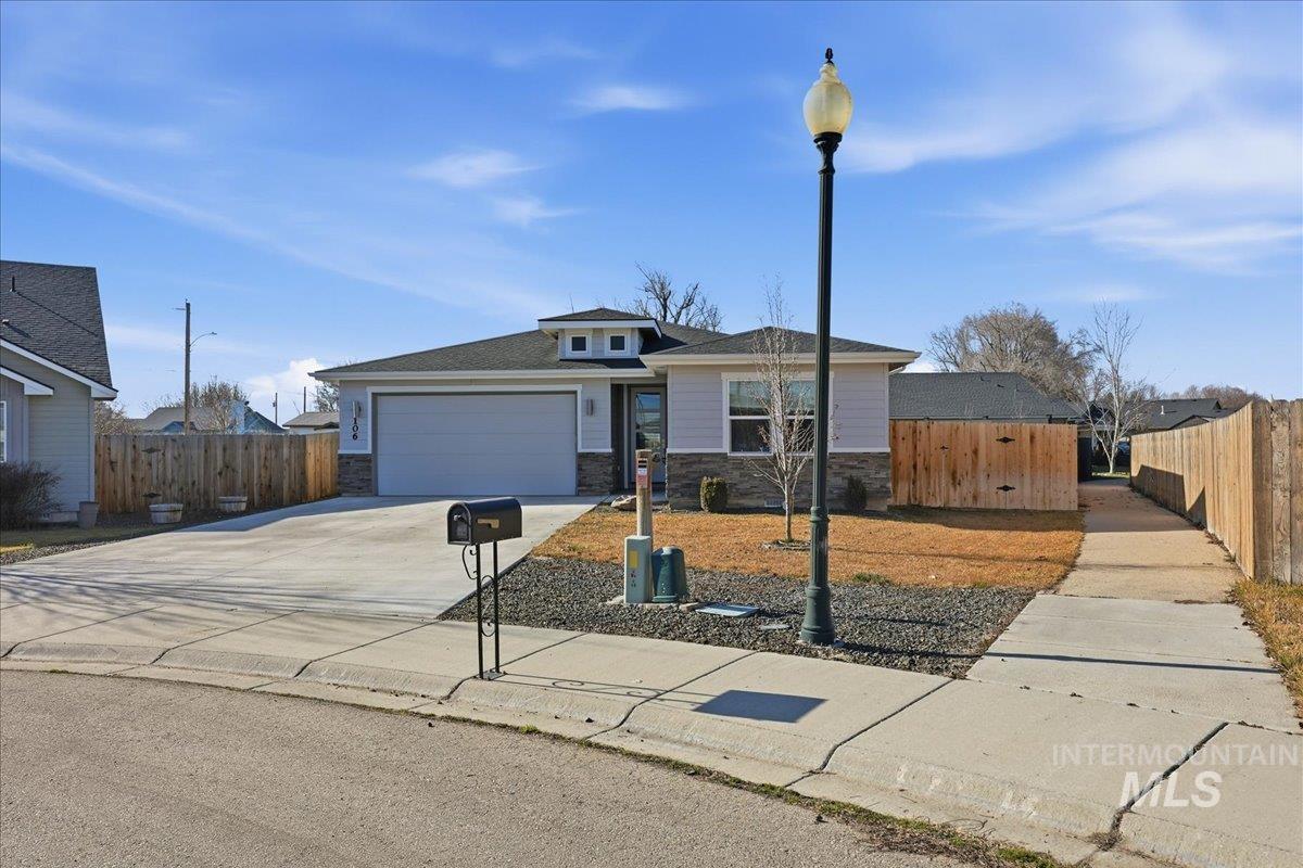 106 Thunder Mountain Ct., Homedale, Idaho 83628, 3 Bedrooms, 2 Bathrooms, Residential For Sale, Price $345,000,MLS 98973961