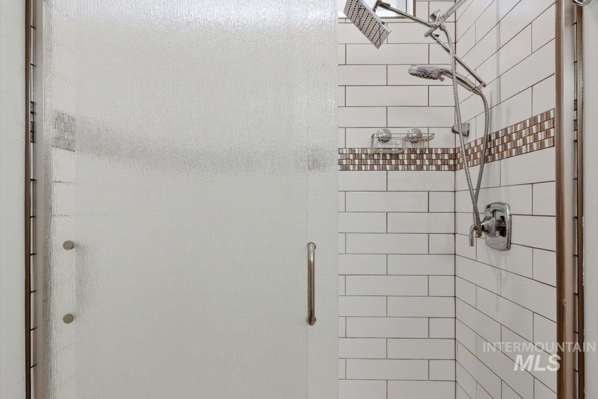 106 Thunder Mountain Ct., Homedale, Idaho 83628, 3 Bedrooms, 2 Bathrooms, Residential For Sale, Price $345,000,MLS 98973961