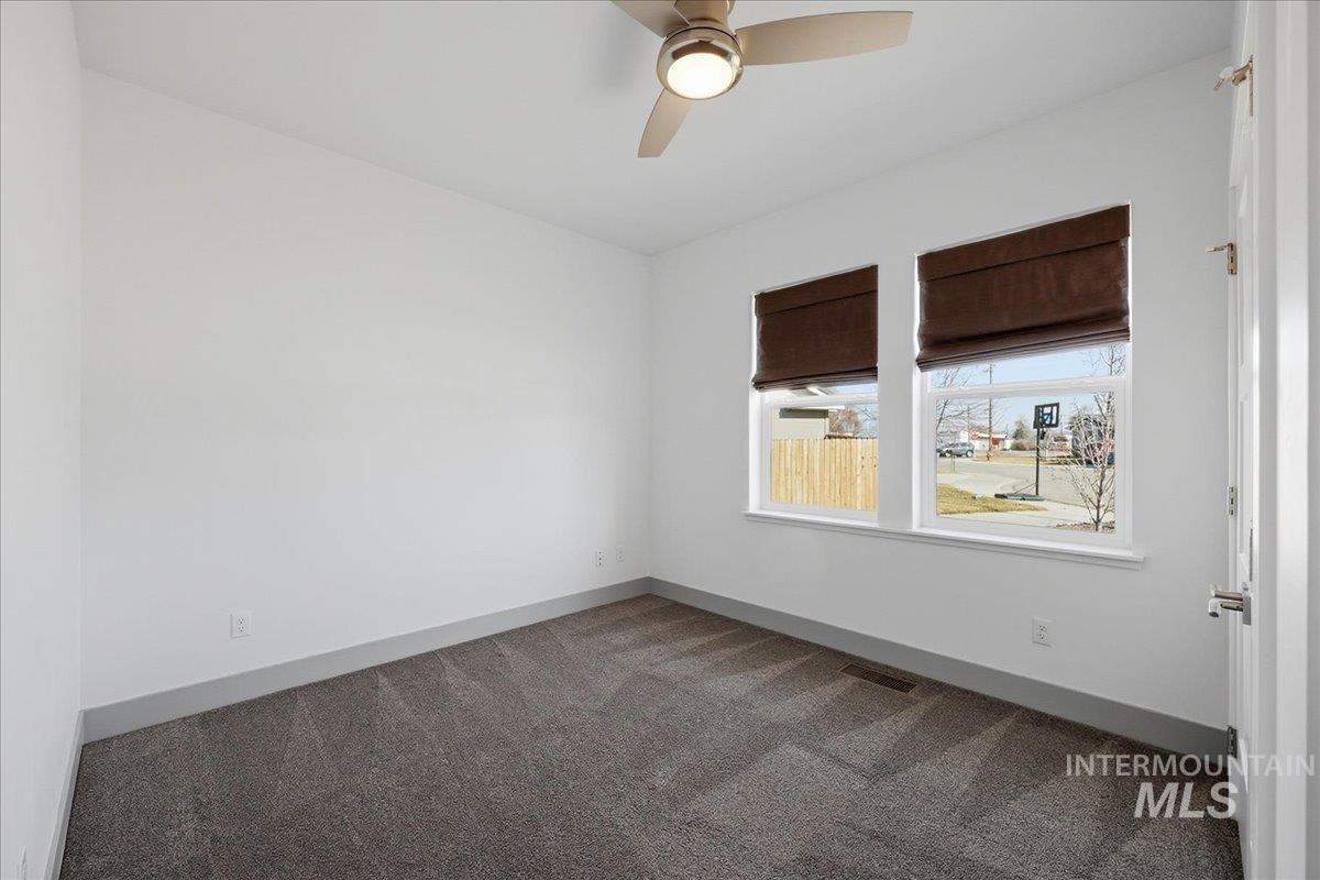 106 Thunder Mountain Ct., Homedale, Idaho 83628, 3 Bedrooms, 2 Bathrooms, Residential For Sale, Price $345,000,MLS 98973961