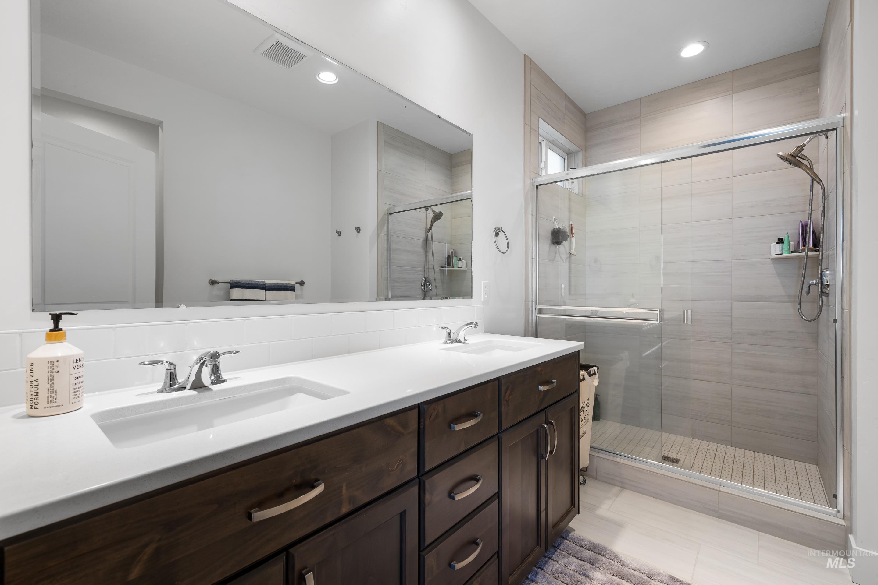 9030 W Bowie St, Star, Idaho 83669, 3 Bedrooms, 2 Bathrooms, Residential For Sale, Price $499,990,MLS 98973962