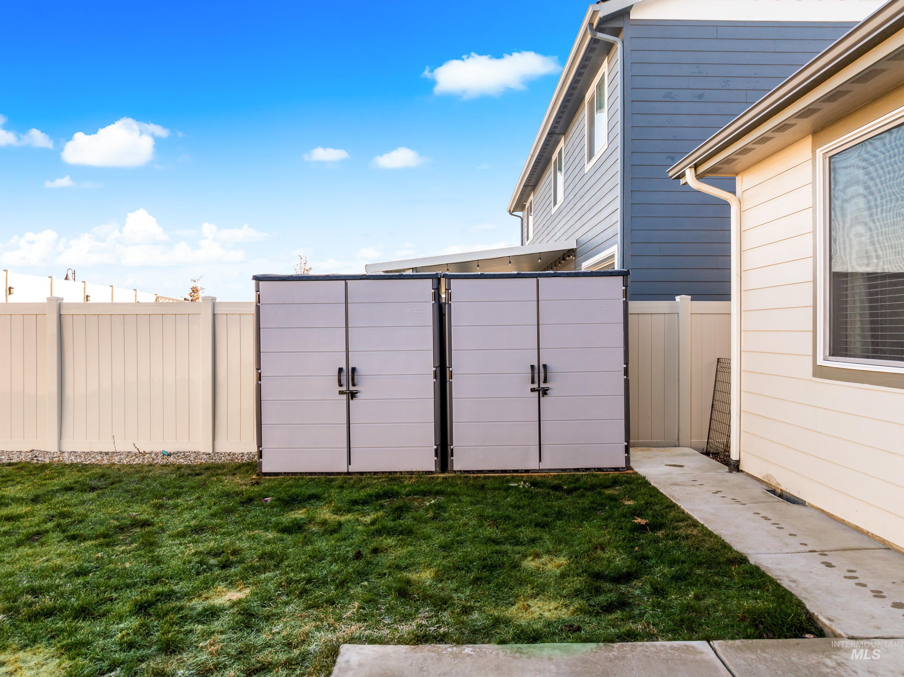 9030 W Bowie St, Star, Idaho 83669, 3 Bedrooms, 2 Bathrooms, Residential For Sale, Price $499,990,MLS 98973962