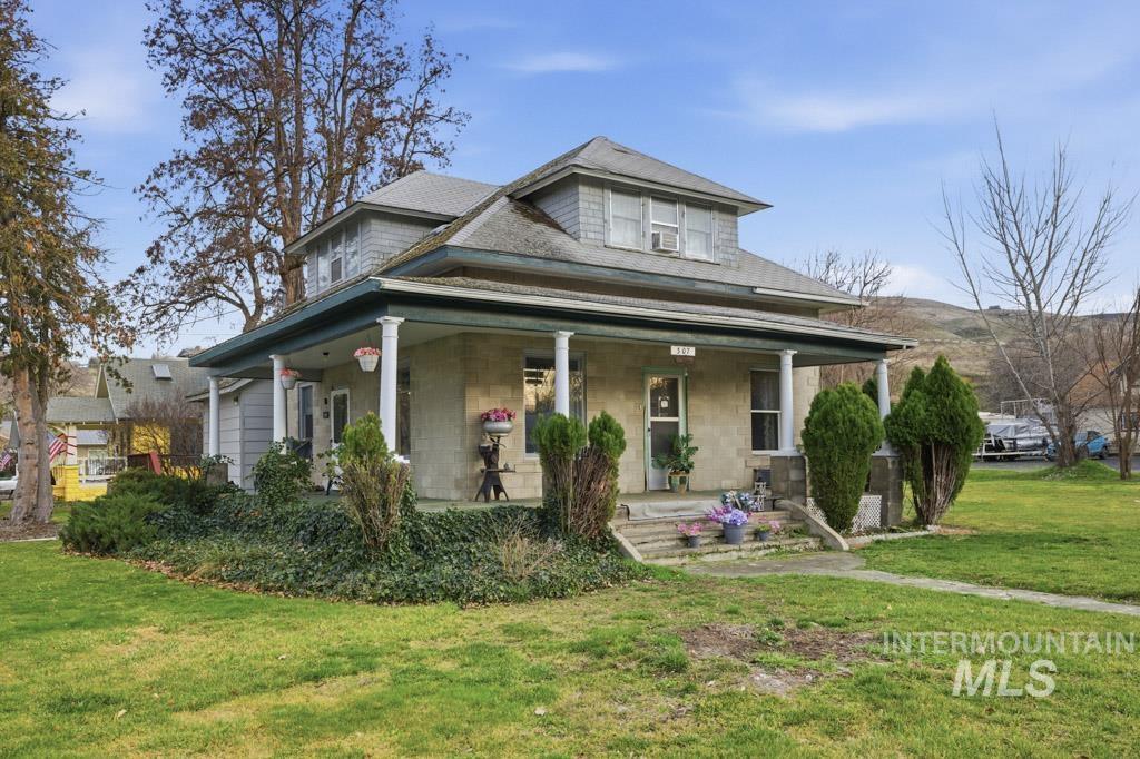 307 Cleveland Street, Asotin, Washington 99402, 4 Bedrooms, 2.5 Bathrooms, Residential For Sale, Price $430,000,MLS 98973965