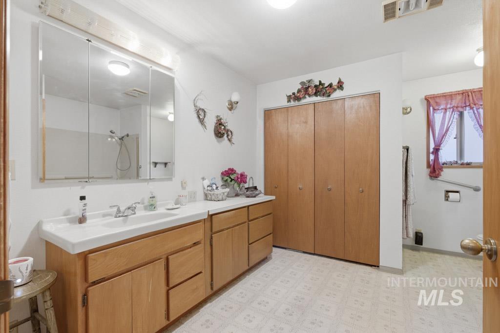 307 Cleveland Street, Asotin, Washington 99402, 4 Bedrooms, 2.5 Bathrooms, Residential For Sale, Price $430,000,MLS 98973965