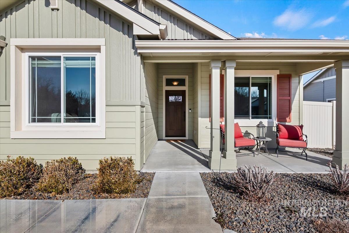 1254 E Oakbrook Ct, Meridian, Idaho 83642, 3 Bedrooms, 2 Bathrooms, Residential For Sale, Price $445,000,MLS 98973966