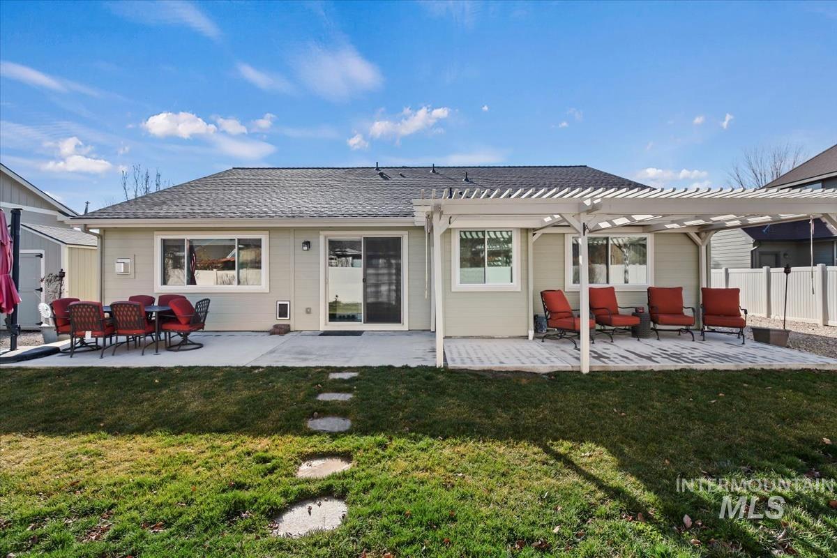 1254 E Oakbrook Ct, Meridian, Idaho 83642, 3 Bedrooms, 2 Bathrooms, Residential For Sale, Price $445,000,MLS 98973966