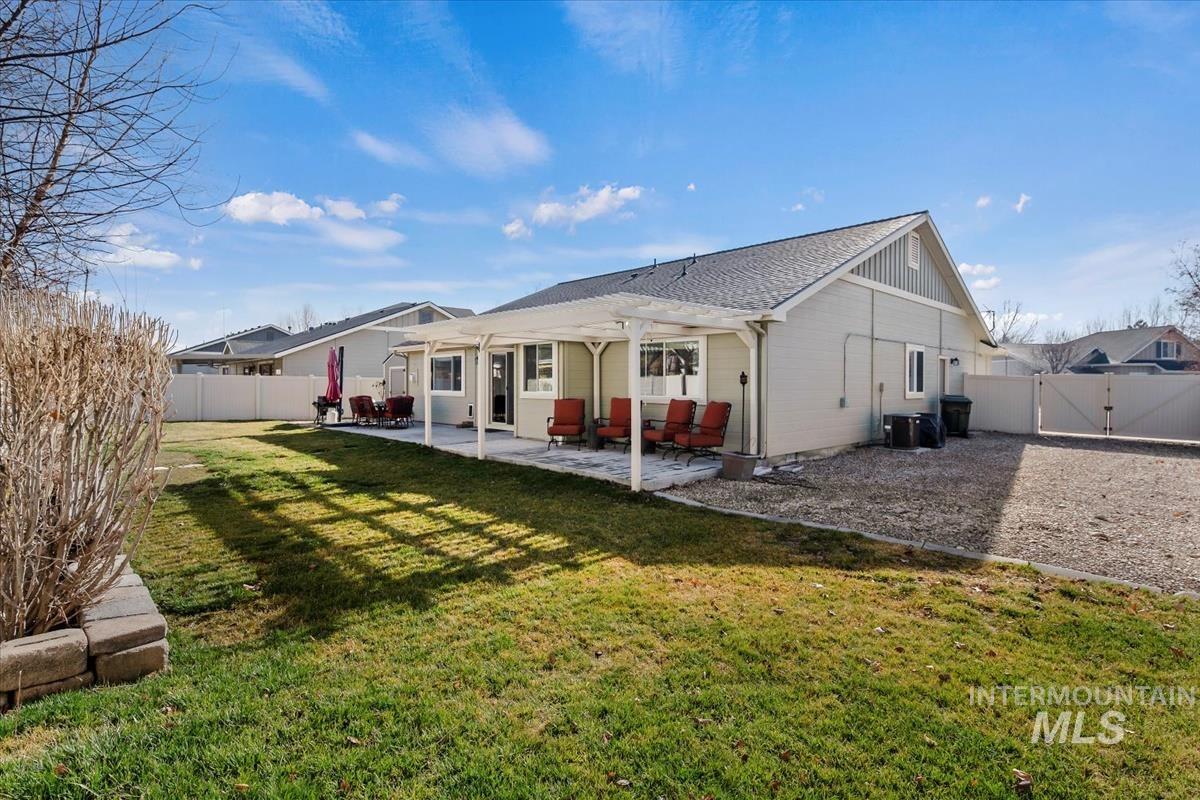 1254 E Oakbrook Ct, Meridian, Idaho 83642, 3 Bedrooms, 2 Bathrooms, Residential For Sale, Price $445,000,MLS 98973966