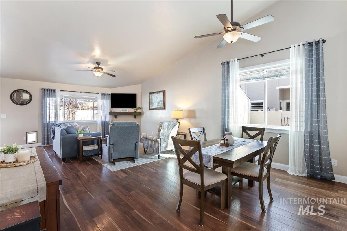 1254 E Oakbrook Ct, Meridian, Idaho 83642, 3 Bedrooms, 2 Bathrooms, Residential For Sale, Price $445,000,MLS 98973966