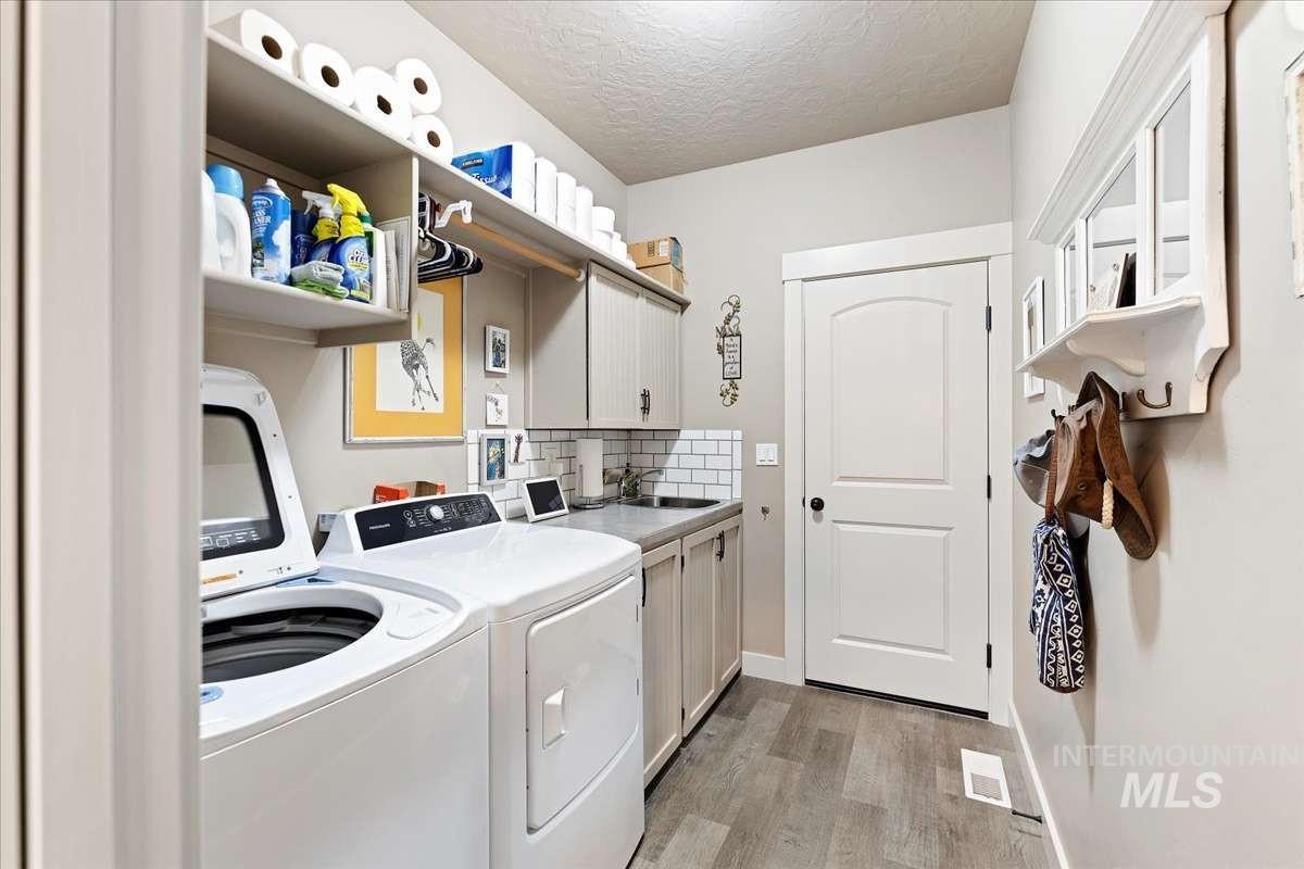 4566 S Gabbro Way, Nampa, Idaho 83686, 3 Bedrooms, 2 Bathrooms, Residential For Sale, Price $495,000,MLS 98973967