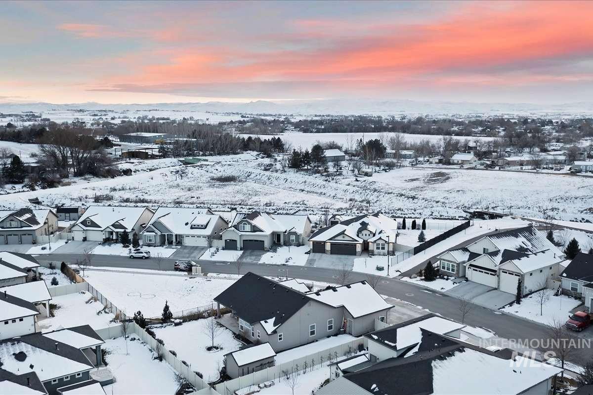 4566 S Gabbro Way, Nampa, Idaho 83686, 3 Bedrooms, 2 Bathrooms, Residential For Sale, Price $495,000,MLS 98973967