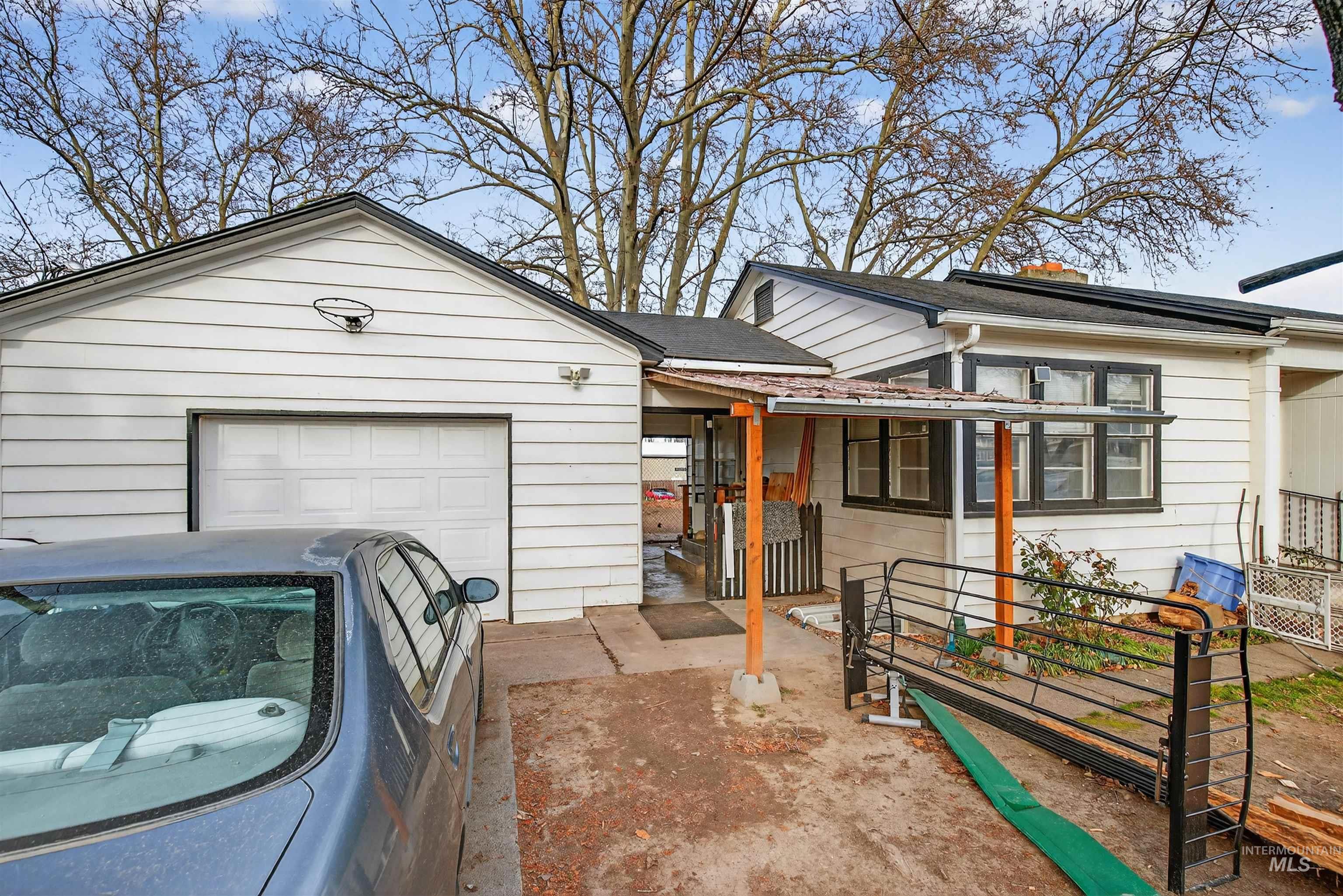 1009 Burrell Ave, Lewiston, Idaho 83501, 4 Bedrooms, 2 Bathrooms, Residential For Sale, Price $359,900,MLS 98973969