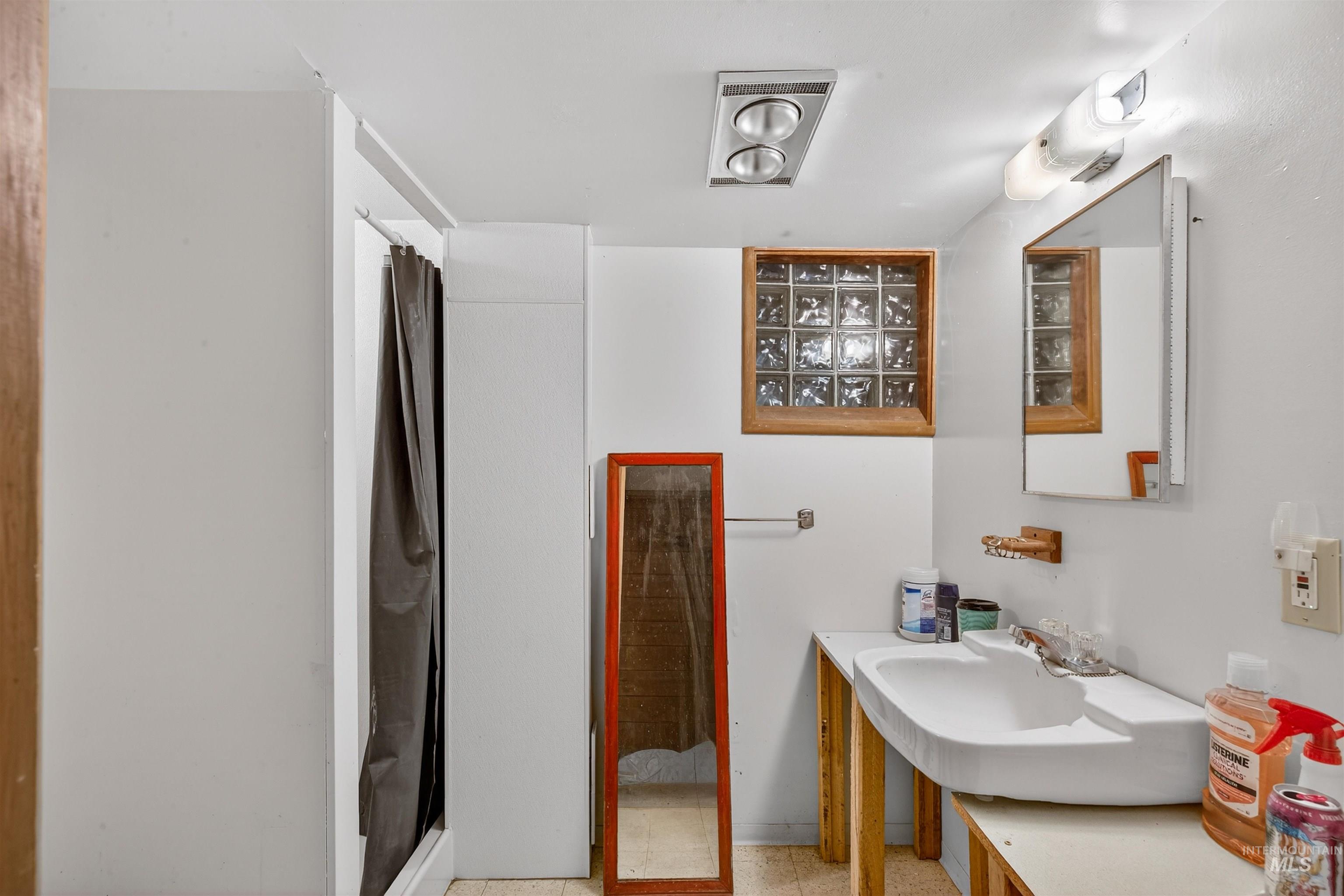 1009 Burrell Ave, Lewiston, Idaho 83501, 4 Bedrooms, 2 Bathrooms, Residential For Sale, Price $359,900,MLS 98973969