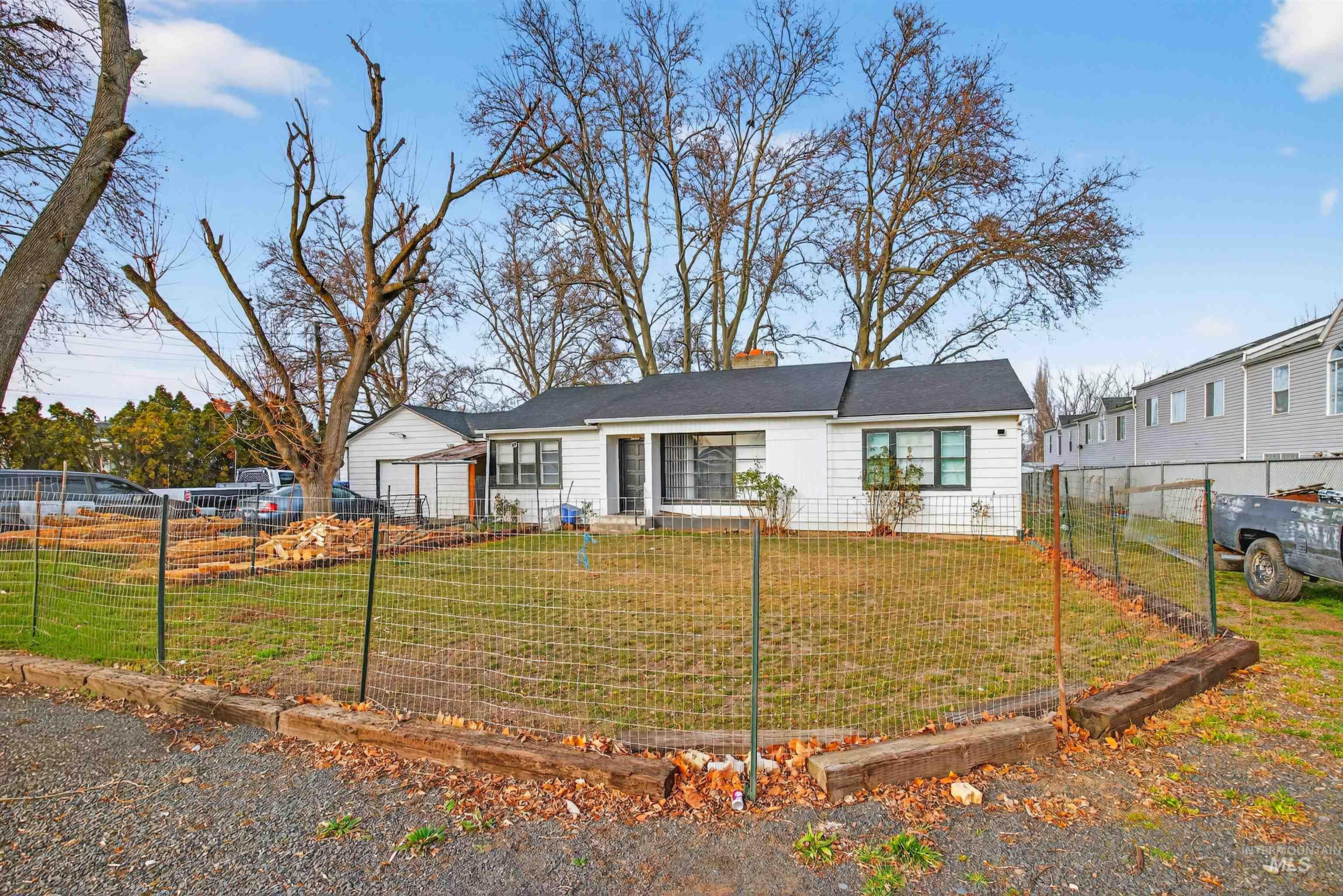 1009 Burrell Ave, Lewiston, Idaho 83501, 4 Bedrooms, 2 Bathrooms, Residential For Sale, Price $359,900,MLS 98973969