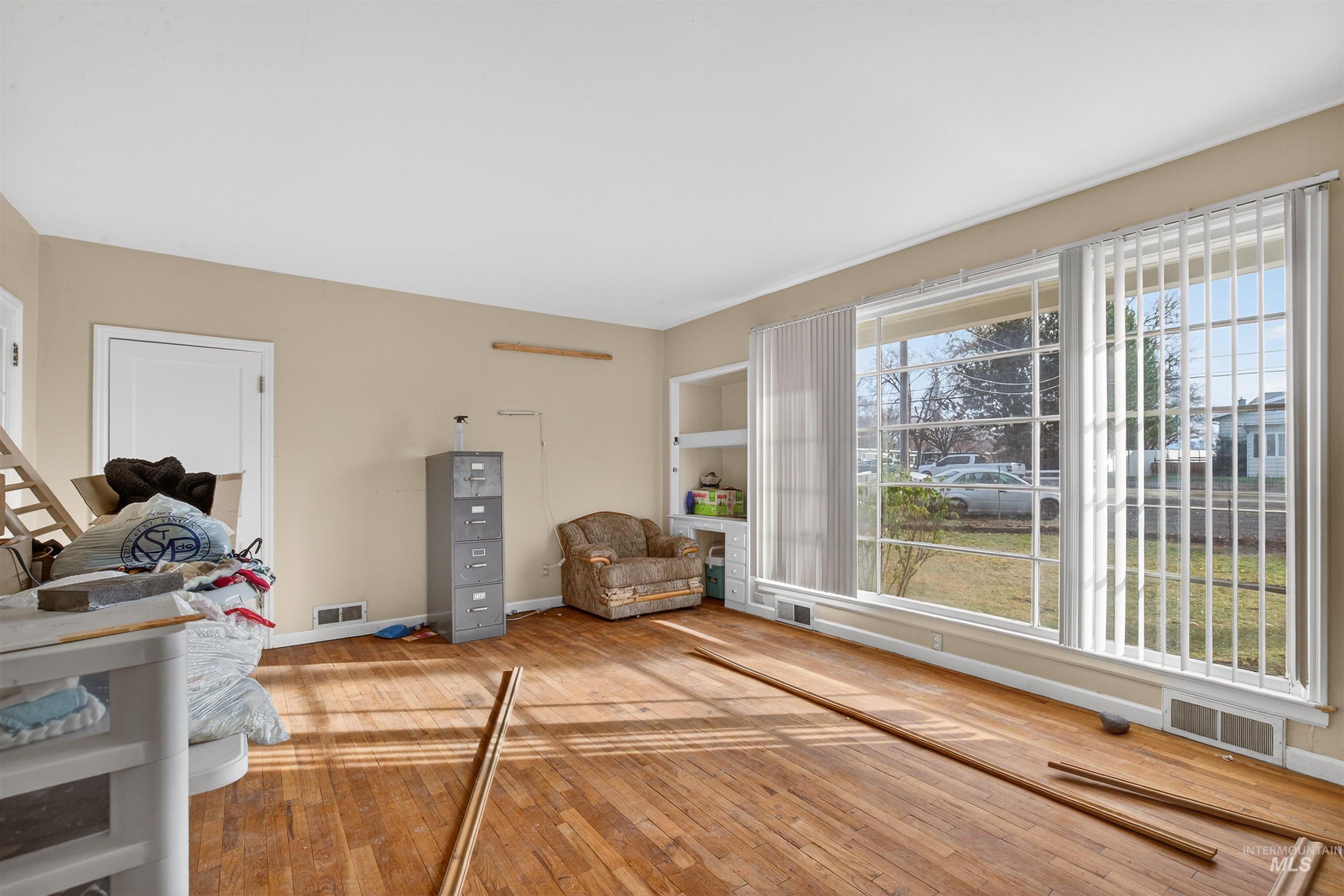 1009 Burrell Ave, Lewiston, Idaho 83501, 4 Bedrooms, 2 Bathrooms, Residential For Sale, Price $359,900,MLS 98973969