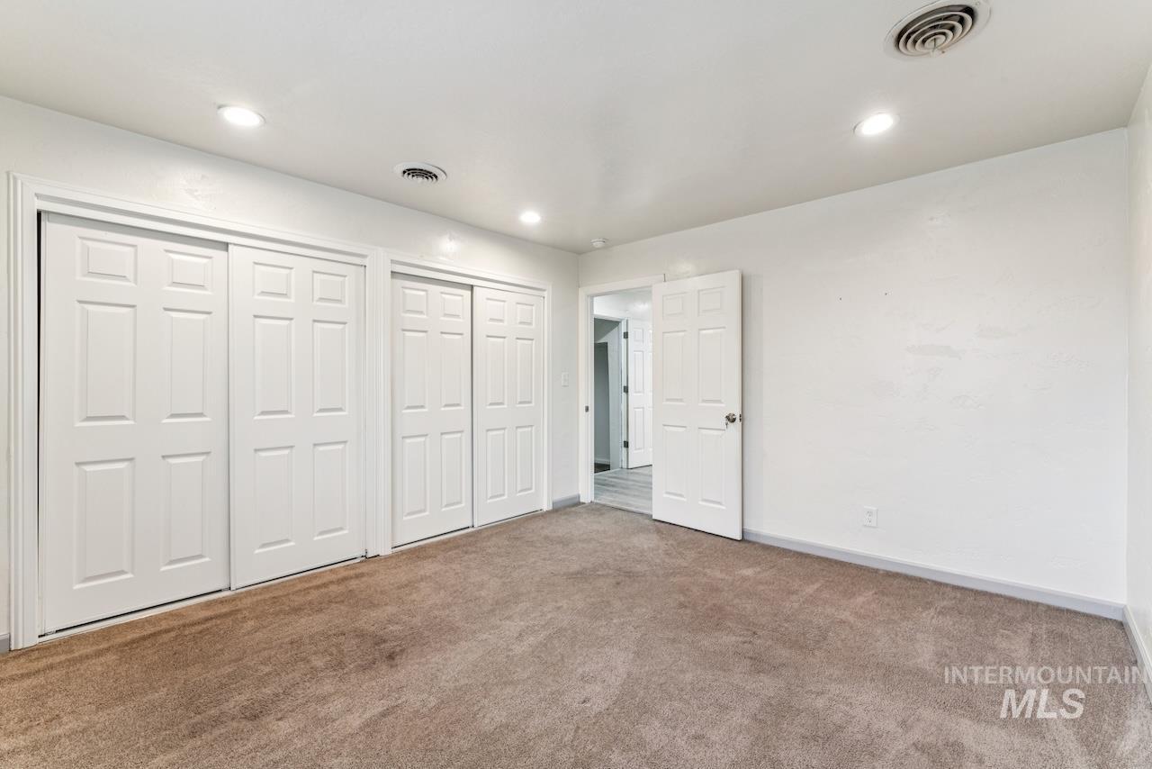 317 E Ithaca Street, Caldwell, Idaho 83605, 6 Bedrooms, 3 Bathrooms, Residential For Sale, Price $415,000,MLS 98973970