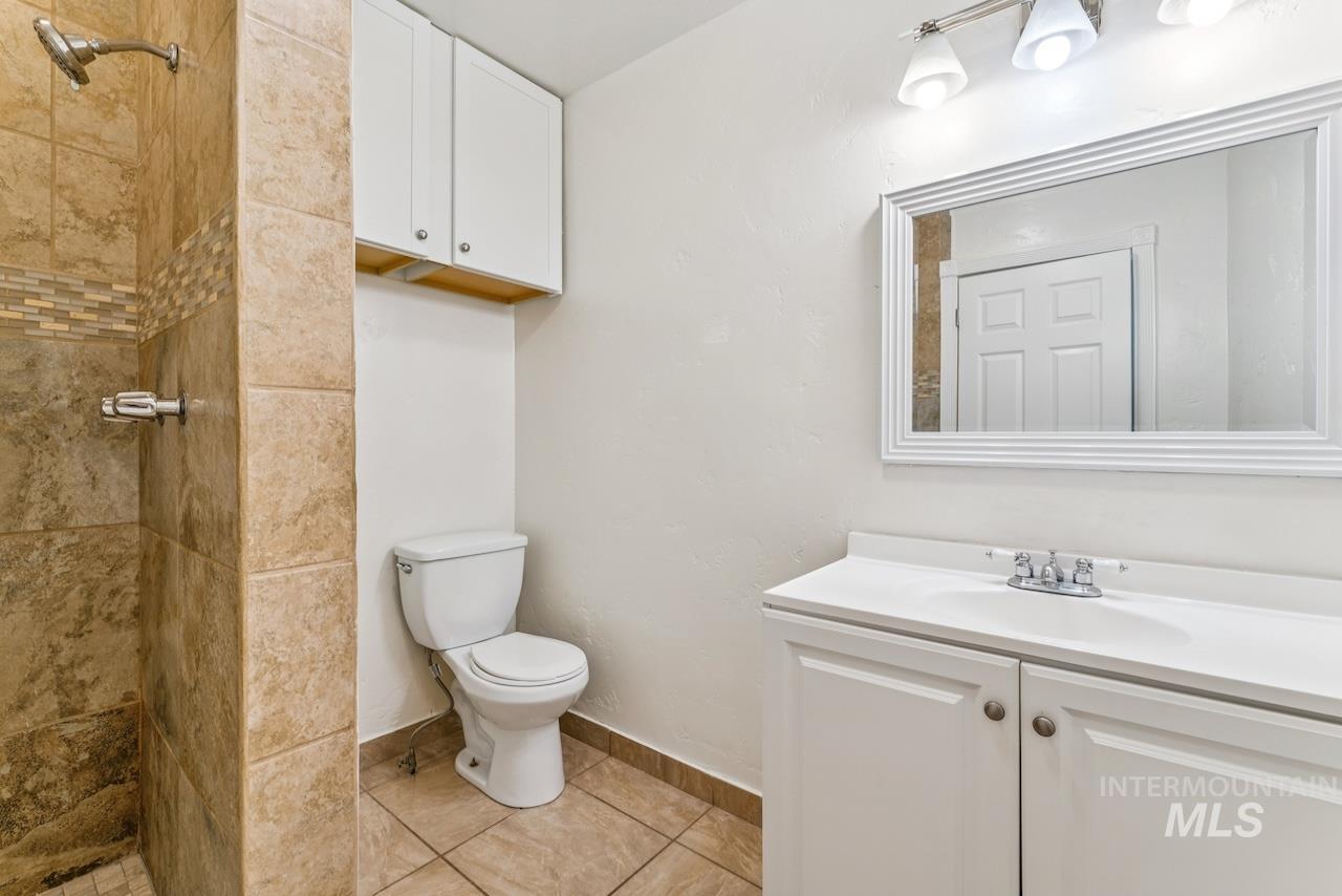 317 E Ithaca Street, Caldwell, Idaho 83605, 6 Bedrooms, 3 Bathrooms, Residential For Sale, Price $415,000,MLS 98973970