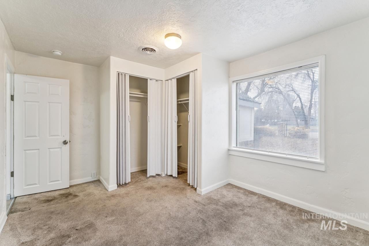 317 E Ithaca Street, Caldwell, Idaho 83605, 6 Bedrooms, 3 Bathrooms, Residential For Sale, Price $415,000,MLS 98973970