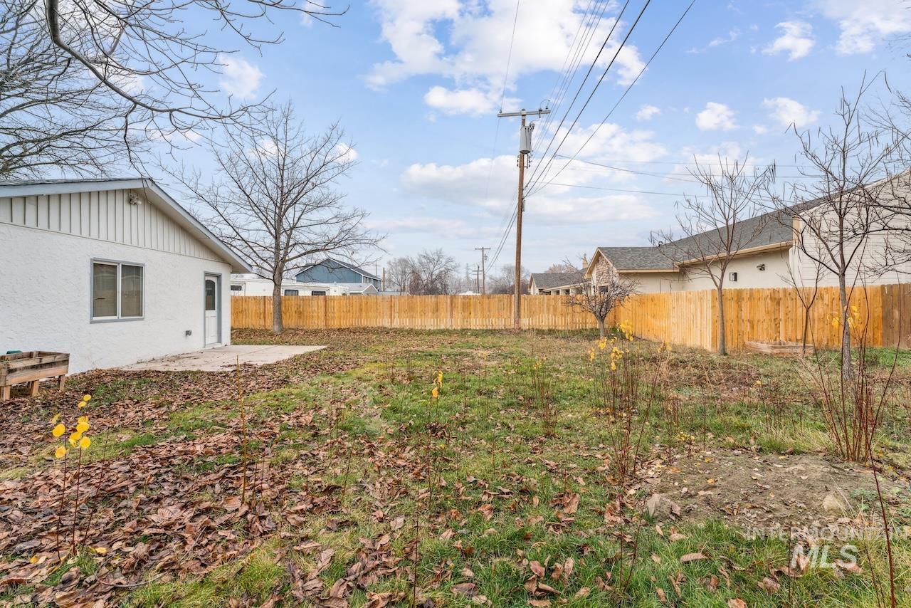 317 E Ithaca Street, Caldwell, Idaho 83605, 6 Bedrooms, 3 Bathrooms, Residential For Sale, Price $415,000,MLS 98973970