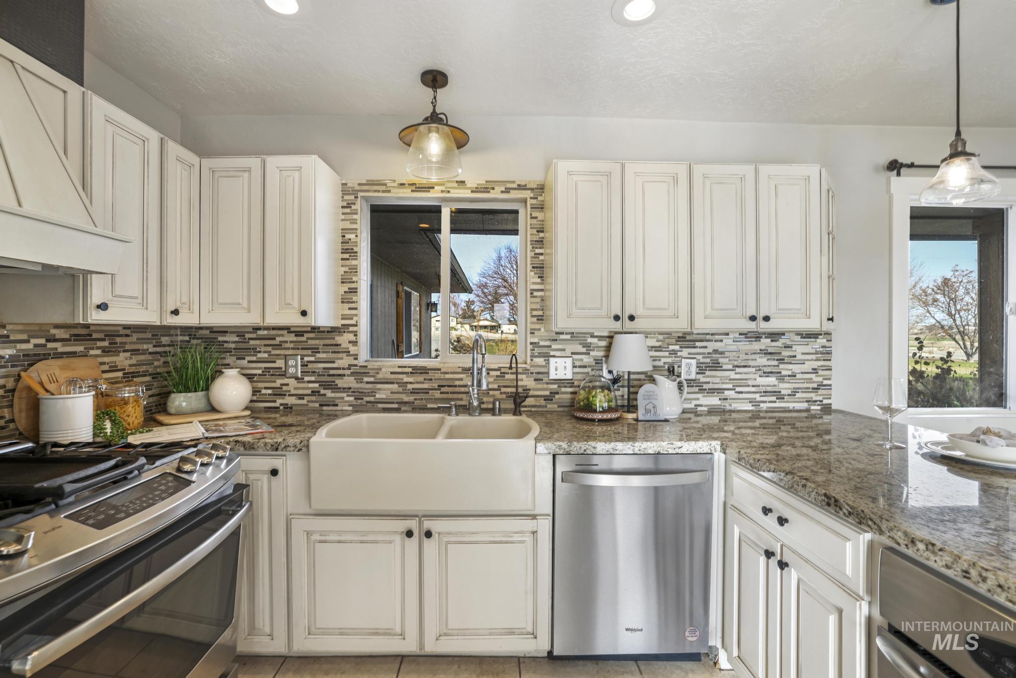 111 View Dr, Jerome, Idaho 83338, 4 Bedrooms, 3 Bathrooms, Residential For Sale, Price $825,000,MLS 98973978