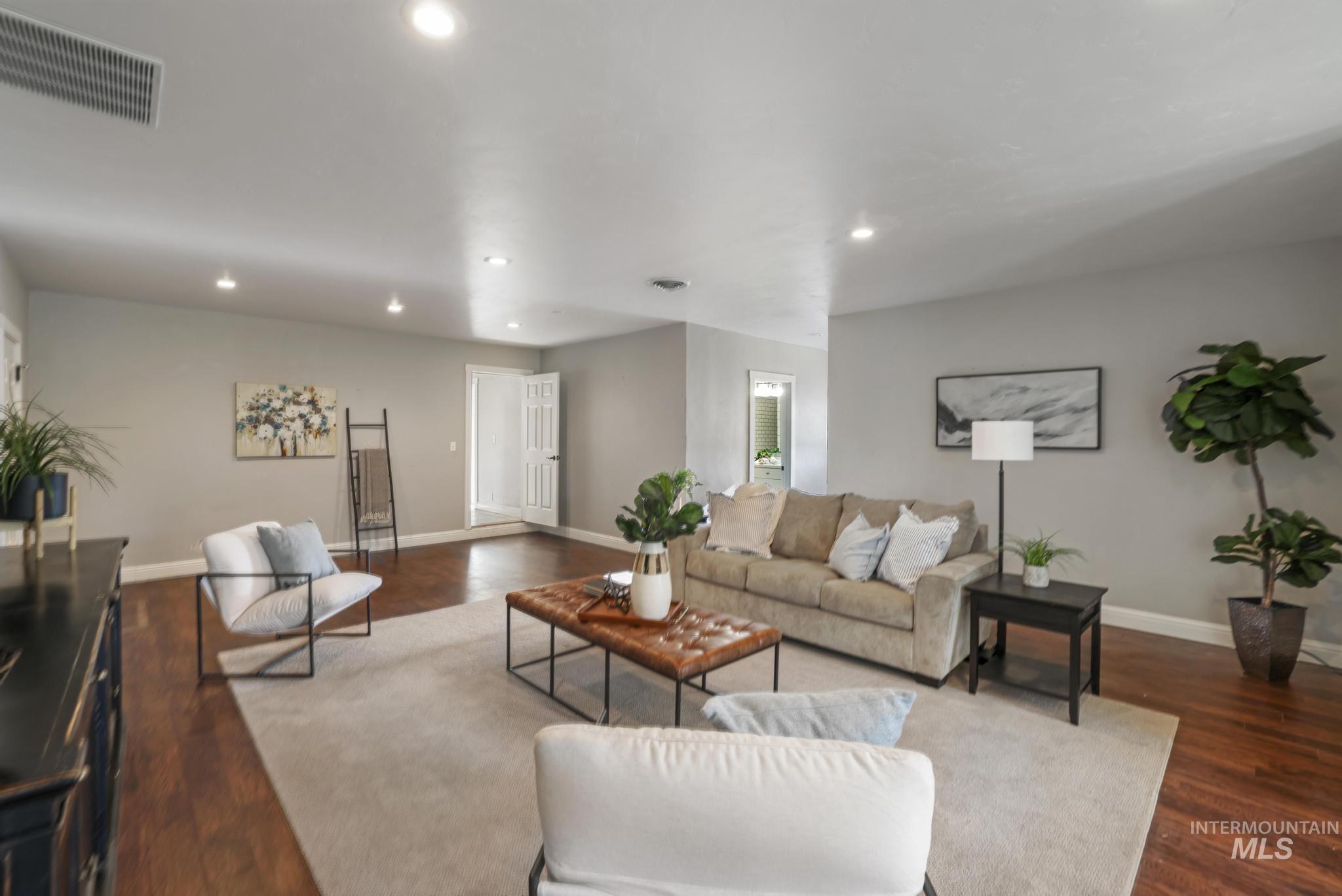 111 View Dr, Jerome, Idaho 83338, 4 Bedrooms, 3 Bathrooms, Residential For Sale, Price $825,000,MLS 98973978