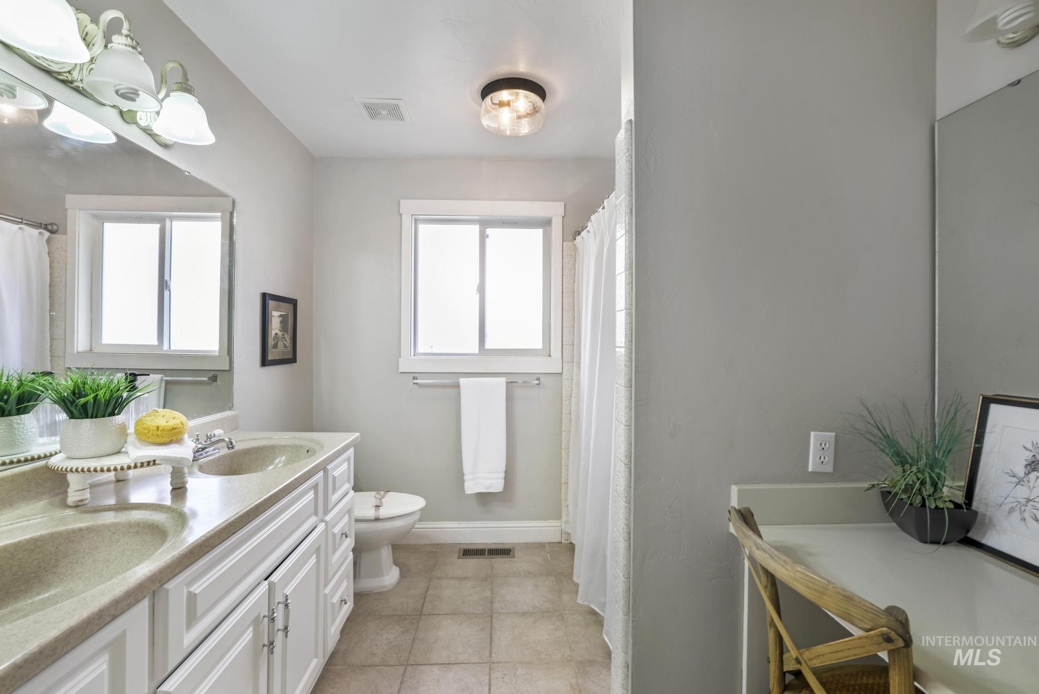 111 View Dr, Jerome, Idaho 83338, 4 Bedrooms, 3 Bathrooms, Residential For Sale, Price $825,000, 98973978