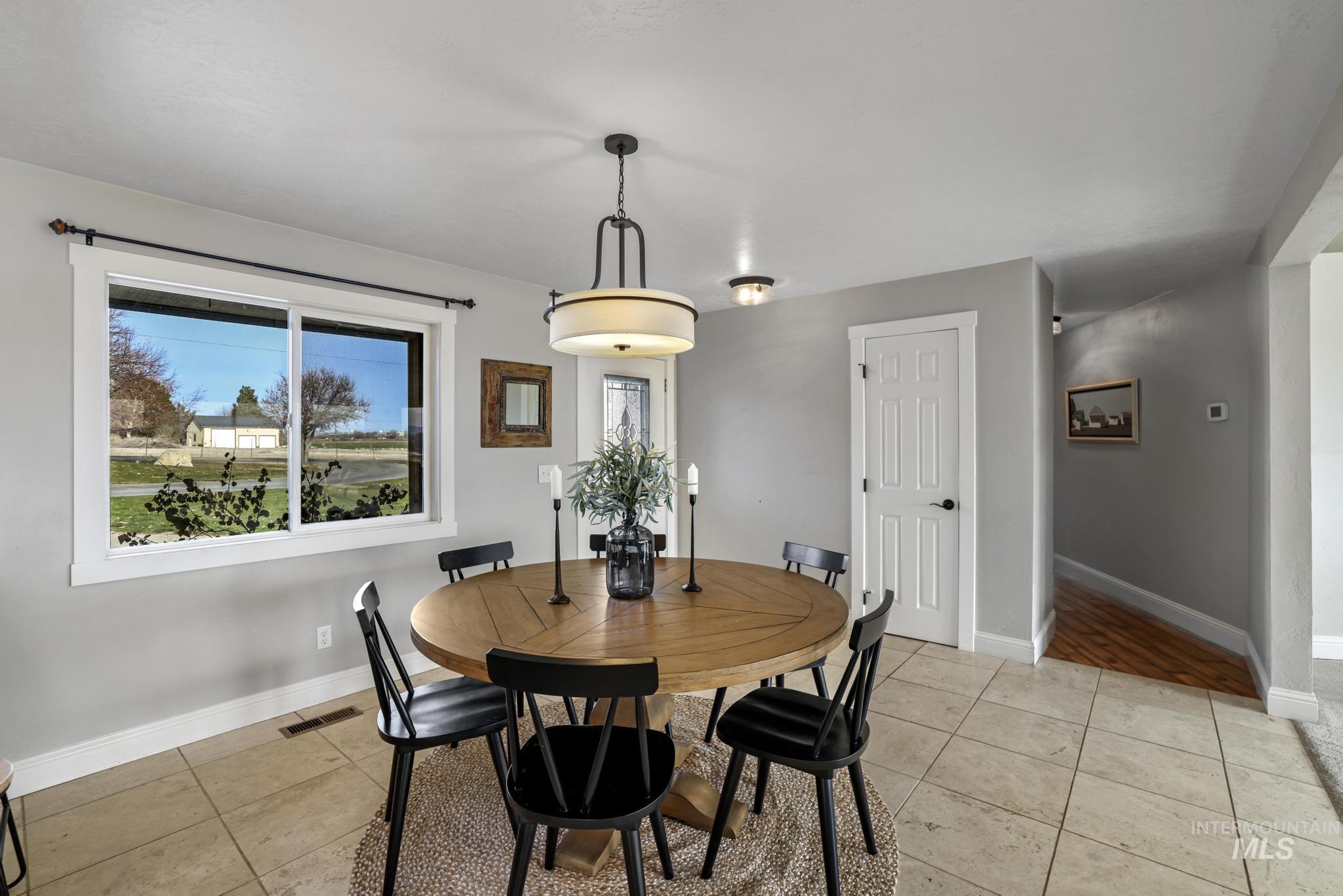 111 View Dr, Jerome, Idaho 83338, 4 Bedrooms, 3 Bathrooms, Residential For Sale, Price $825,000,MLS 98973978