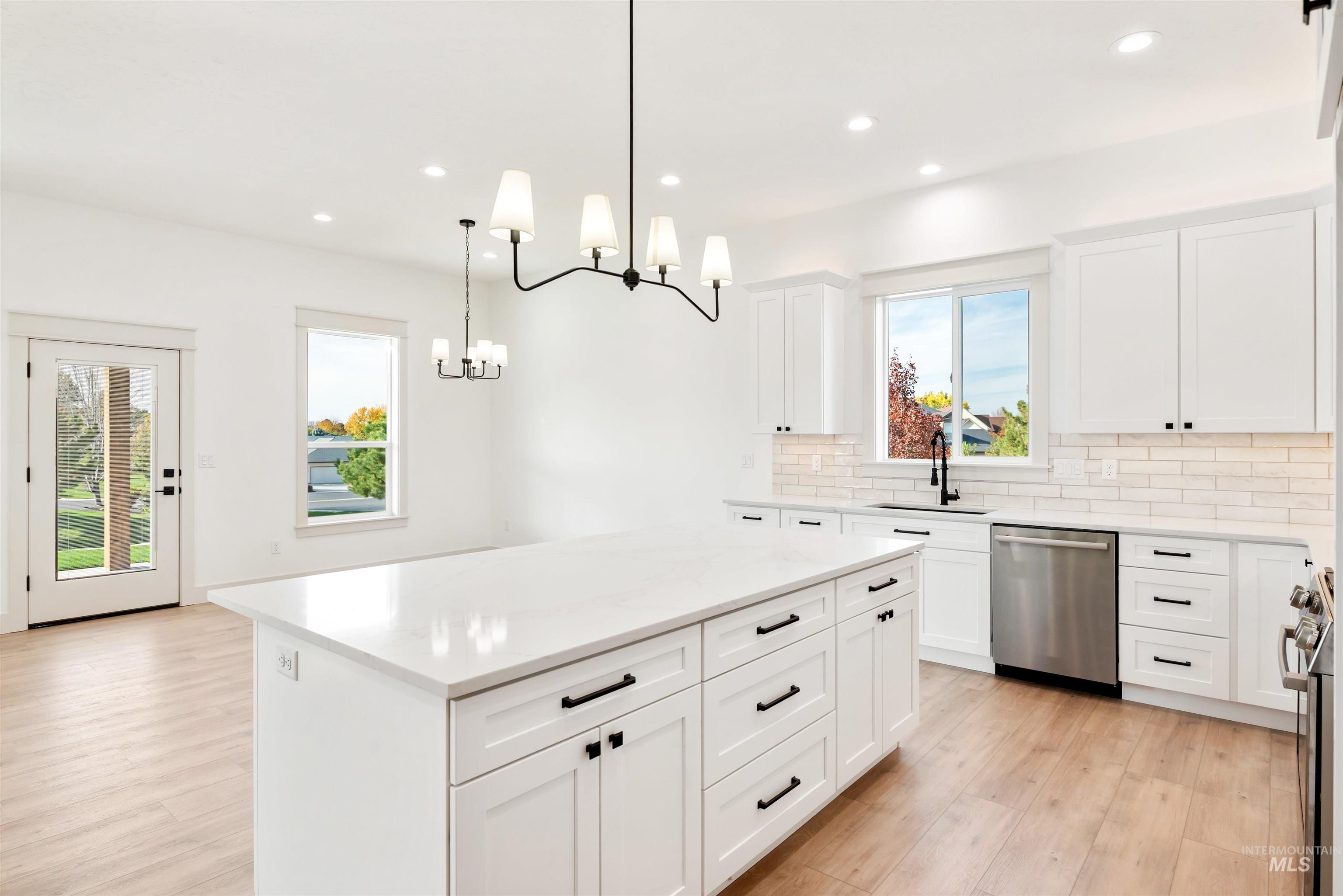 438 E Elaine Ct, Nampa, Idaho 83686, 3 Bedrooms, 2.5 Bathrooms, Residential For Sale, Price $699,900, 98973979