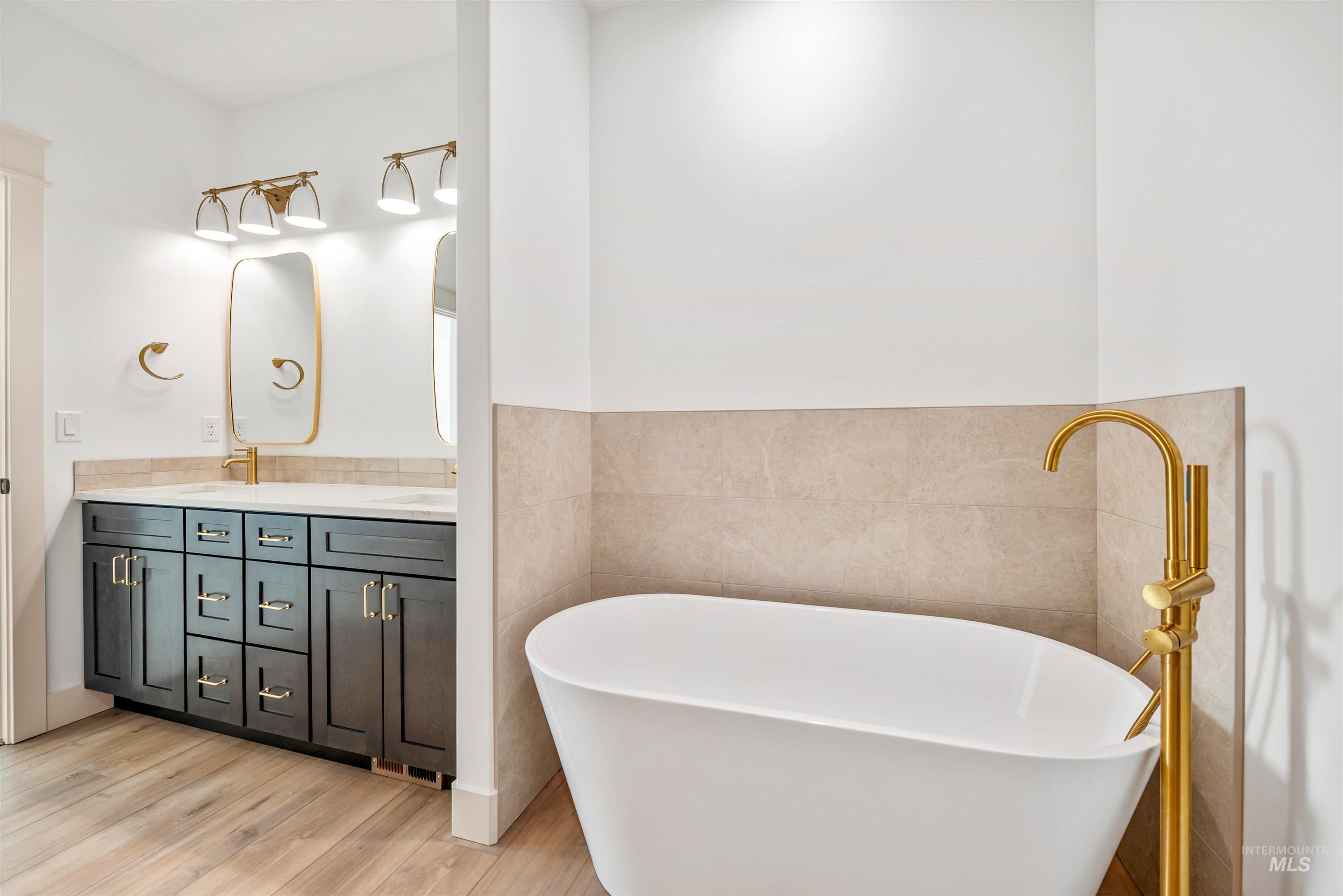 438 E Elaine Ct, Nampa, Idaho 83686, 3 Bedrooms, 2.5 Bathrooms, Residential For Sale, Price $699,900, 98973979