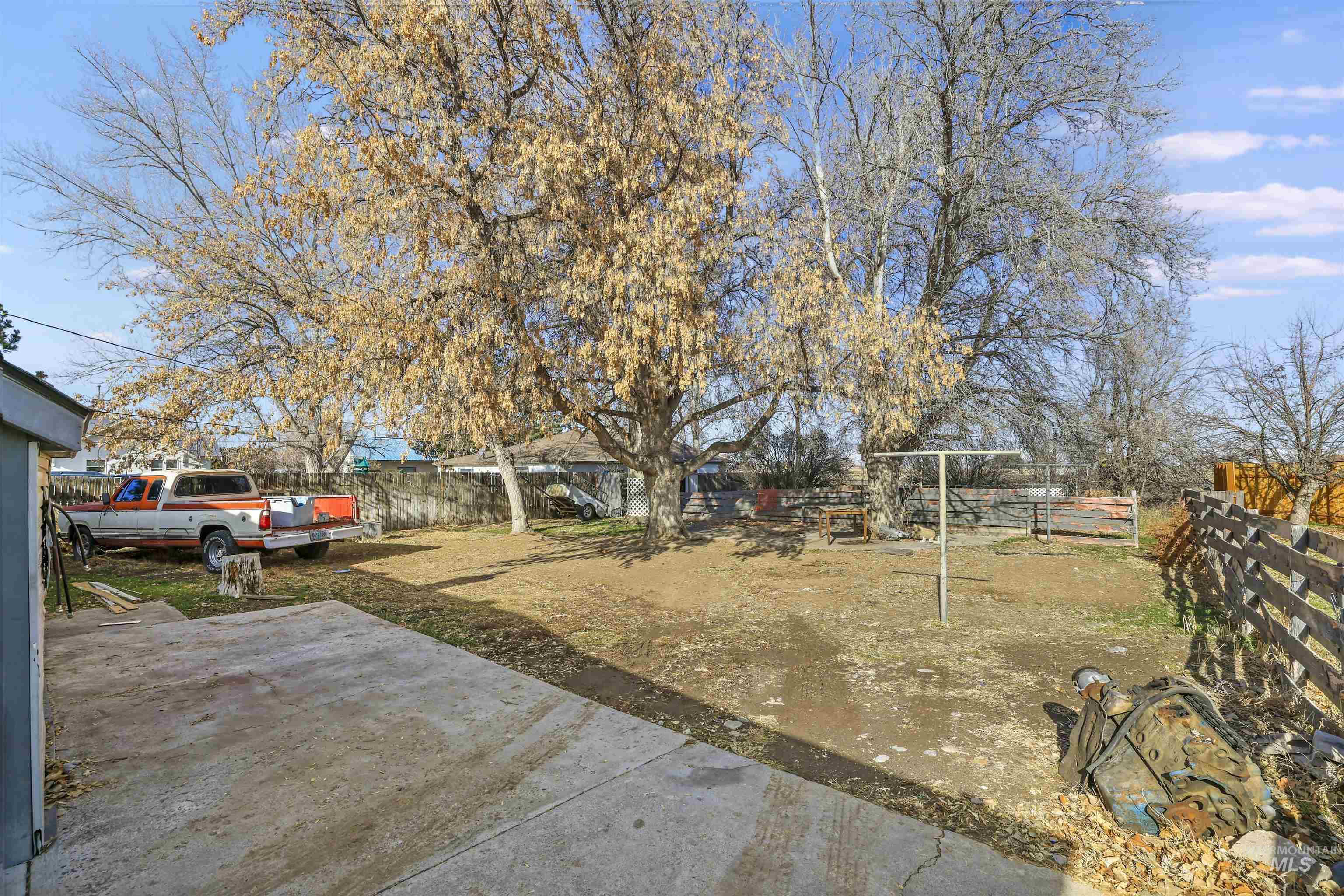 818 Center St. E, Kimberly, Idaho 83341, 2 Bedrooms, 1 Bathroom, Residential For Sale, Price $289,900,MLS 98973982