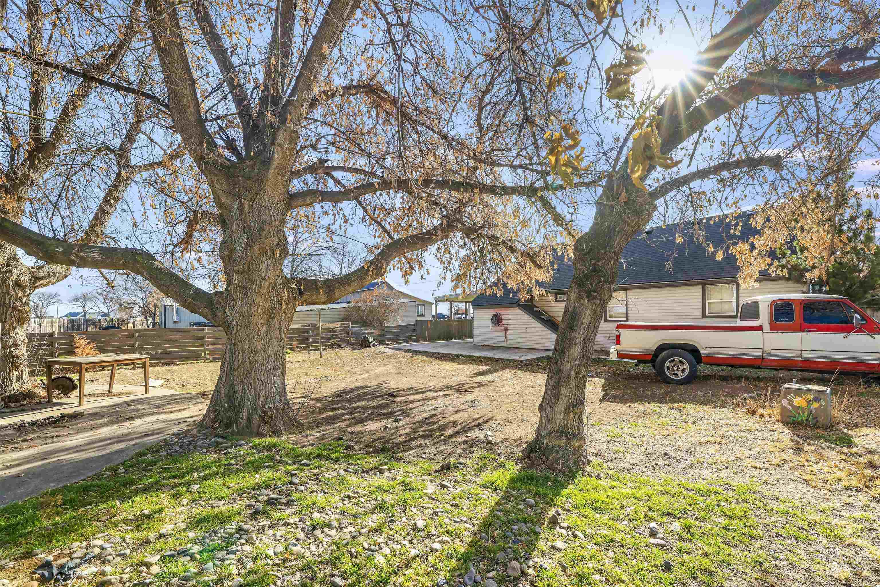 818 Center St. E, Kimberly, Idaho 83341, 2 Bedrooms, 1 Bathroom, Residential For Sale, Price $289,900,MLS 98973982