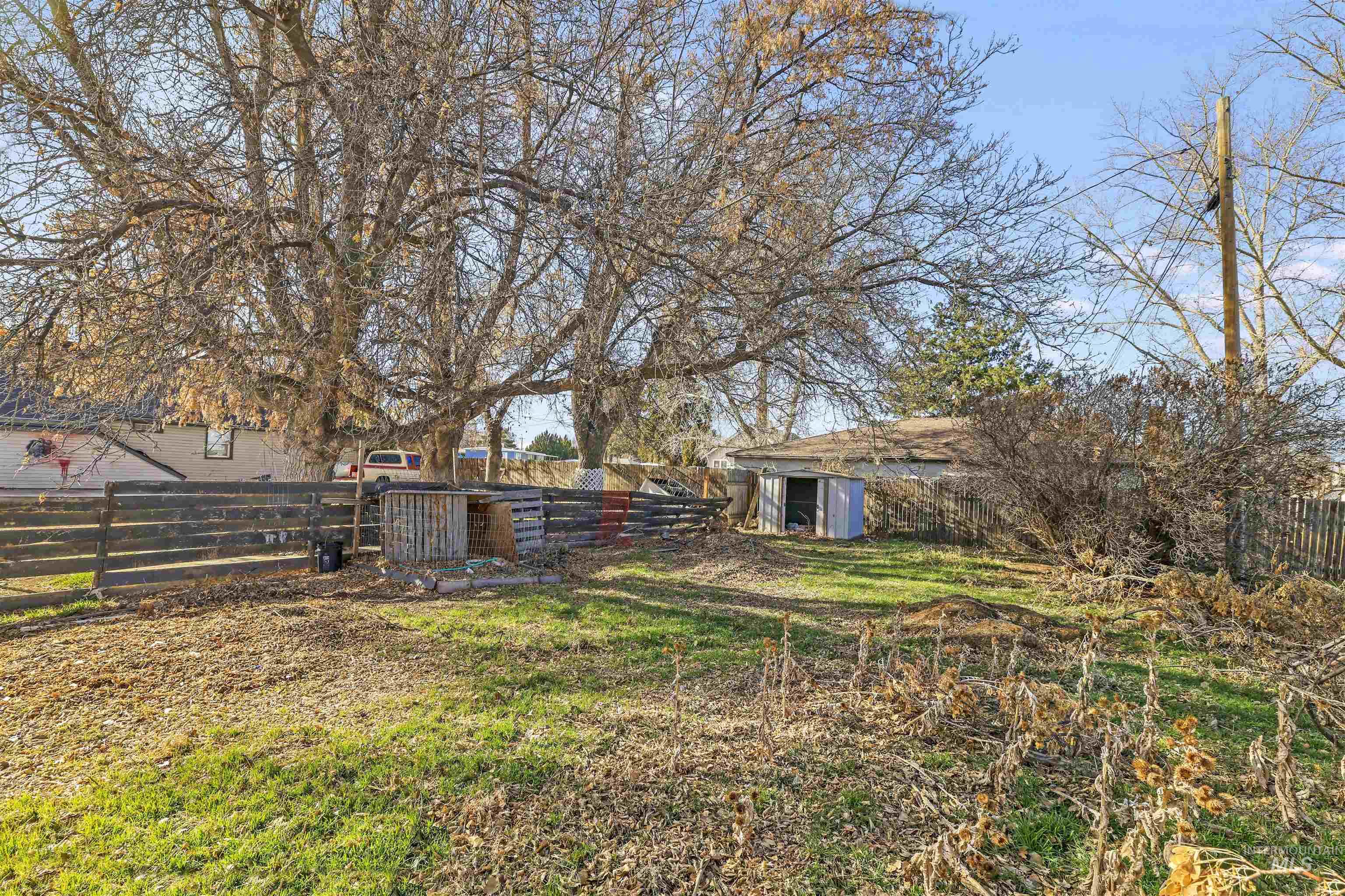 818 Center St. E, Kimberly, Idaho 83341, 2 Bedrooms, 1 Bathroom, Residential For Sale, Price $289,900,MLS 98973982