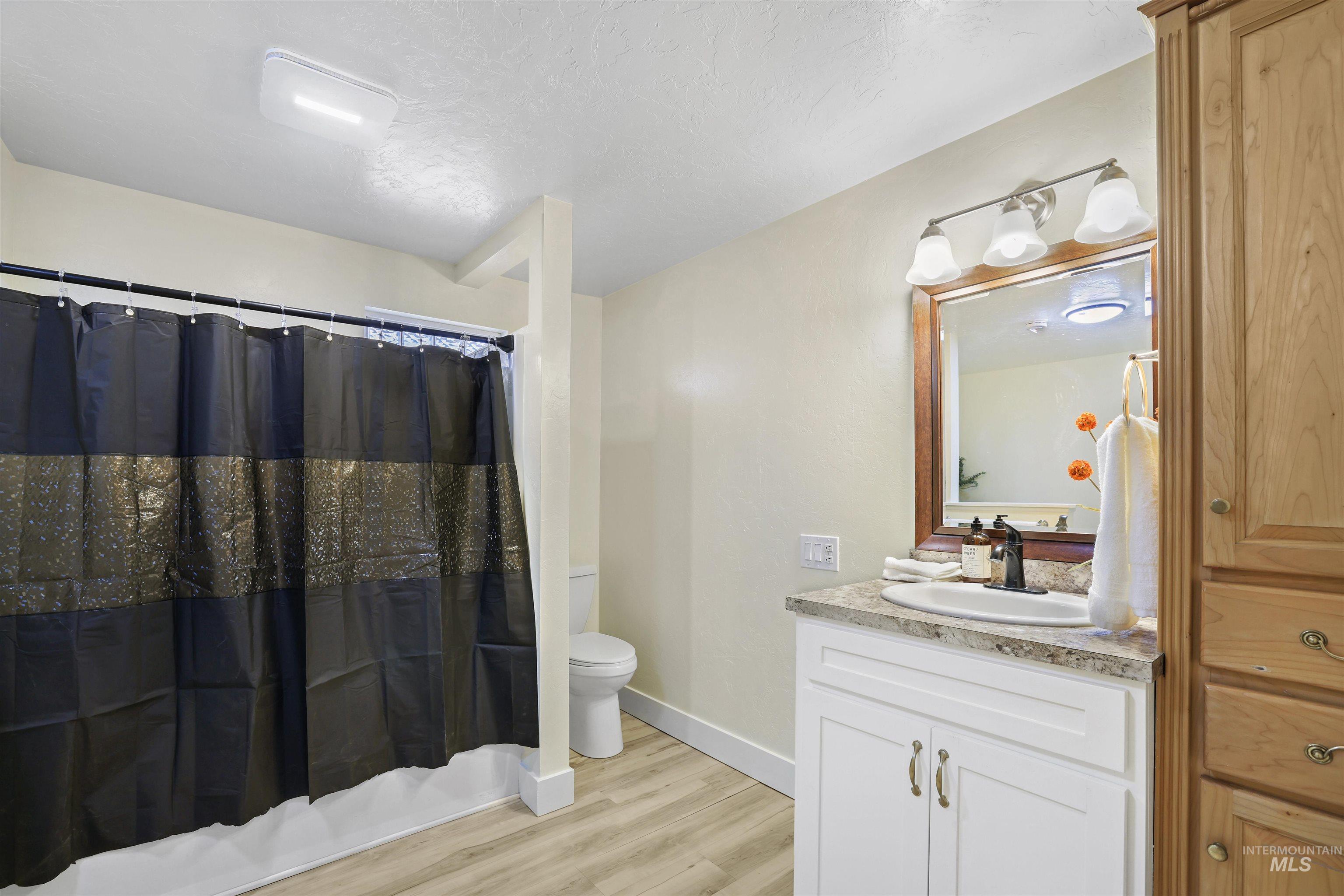 818 Center St. E, Kimberly, Idaho 83341, 2 Bedrooms, 1 Bathroom, Residential For Sale, Price $289,900,MLS 98973982