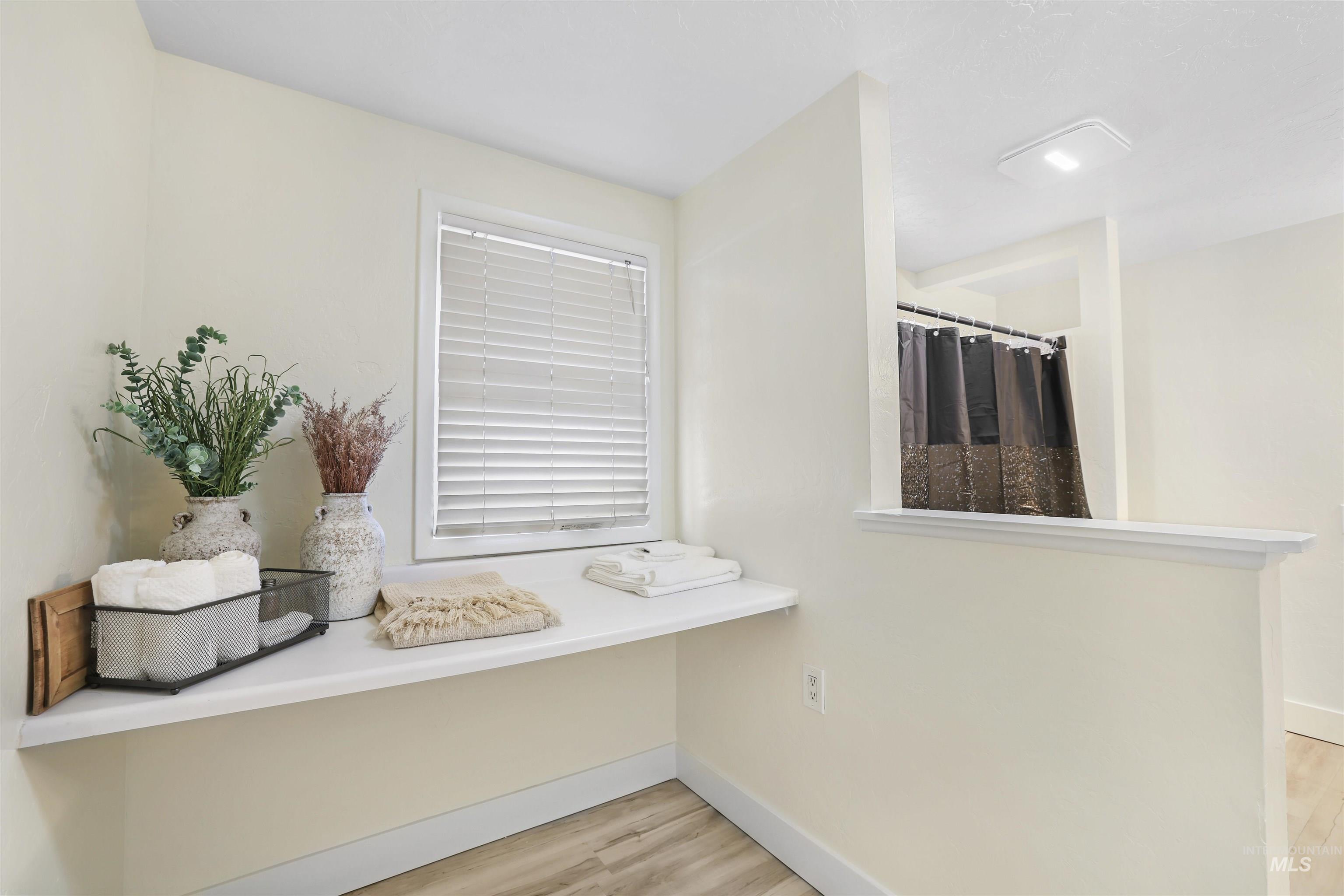 818 Center St. E, Kimberly, Idaho 83341, 2 Bedrooms, 1 Bathroom, Residential For Sale, Price $289,900,MLS 98973982