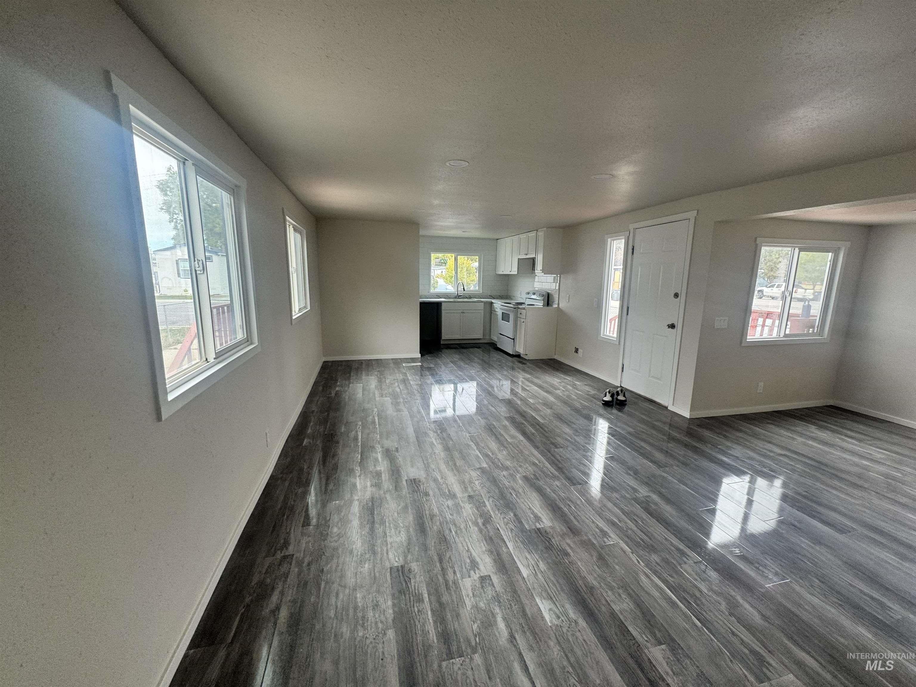 425 Mesquite, Boise, Idaho 83713, 3 Bedrooms, 2 Bathrooms, Residential For Sale, Price $64,990,MLS 98973984