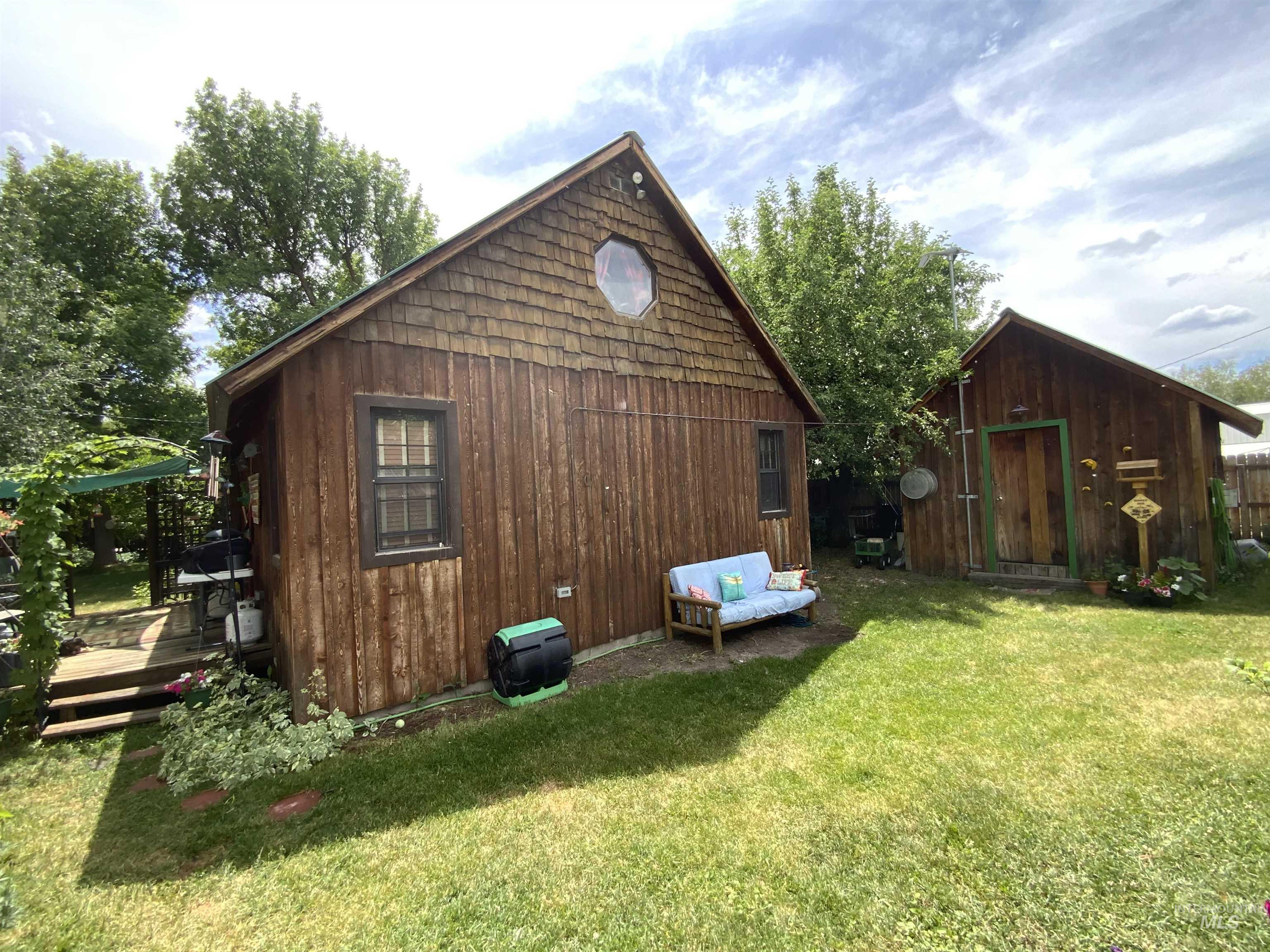 205 W Alturas Ave, Fairfield, Idaho 83327, 2 Bedrooms, 1 Bathroom, Residential For Sale, Price $198,900, 98973986
