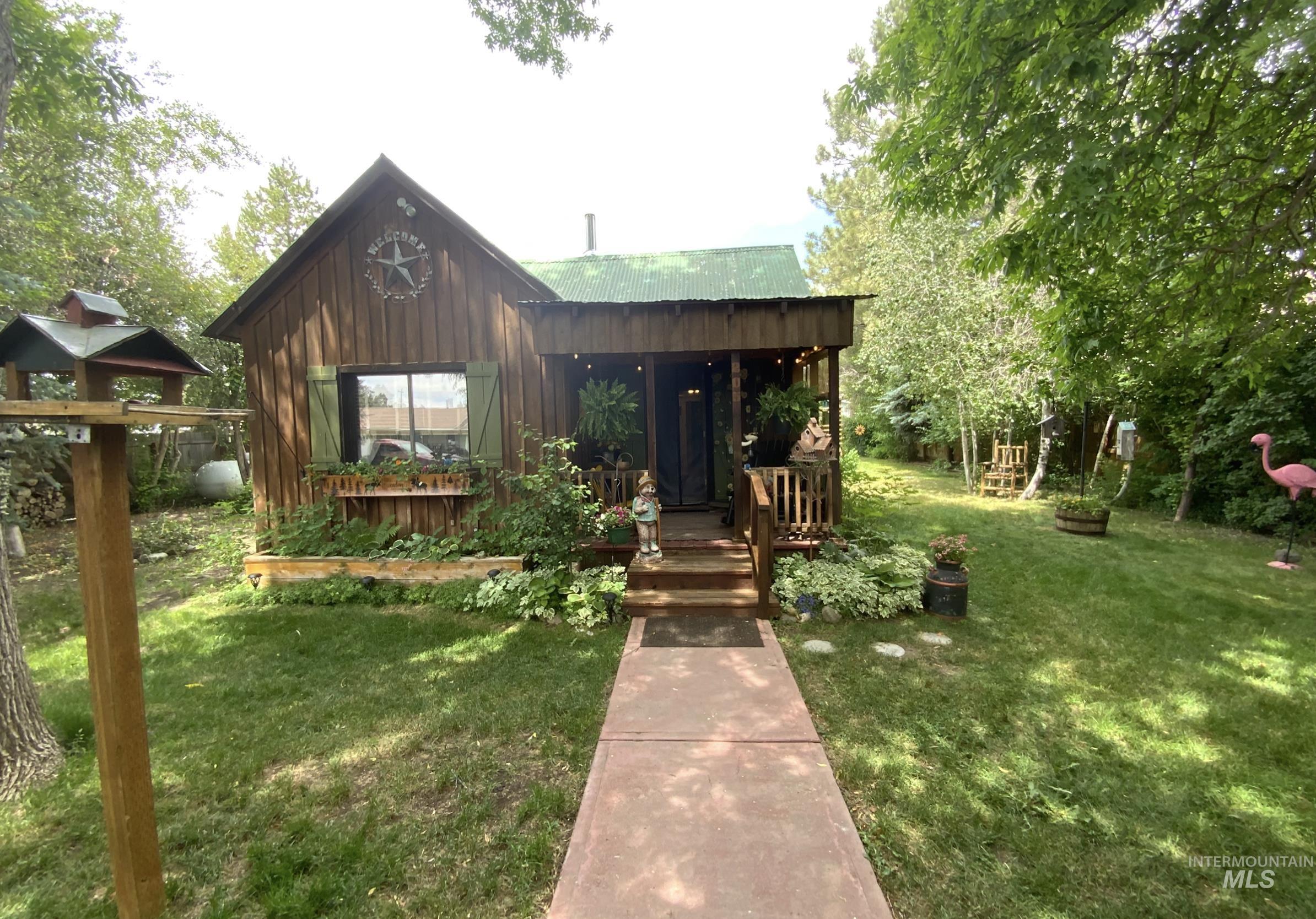 205 W Alturas Ave, Fairfield, Idaho 83327, 2 Bedrooms, 1 Bathroom, Residential For Sale, Price $217,500,MLS 98973986