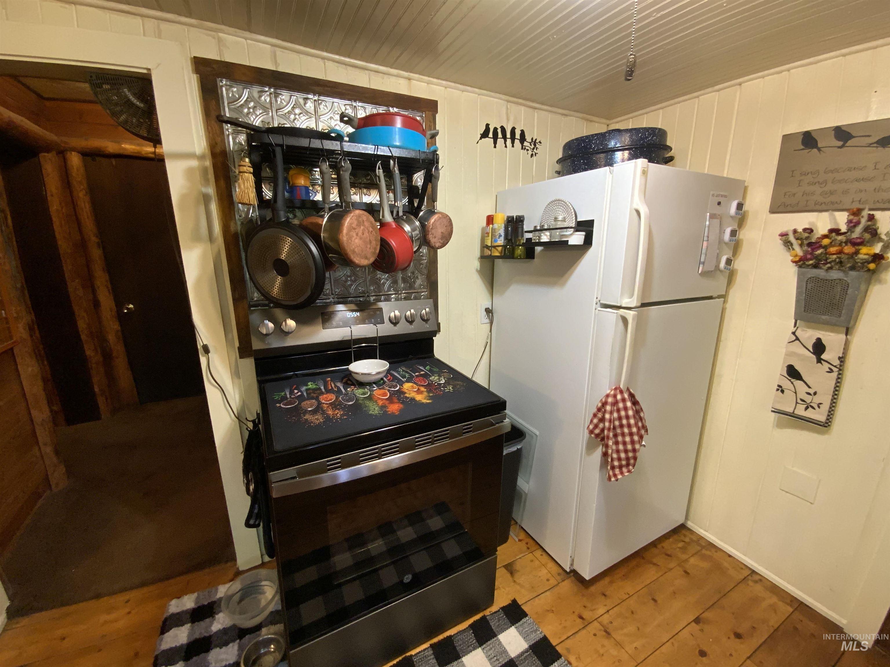 205 W Alturas Ave, Fairfield, Idaho 83327, 2 Bedrooms, 1 Bathroom, Residential For Sale, Price $269,950,MLS 98973986