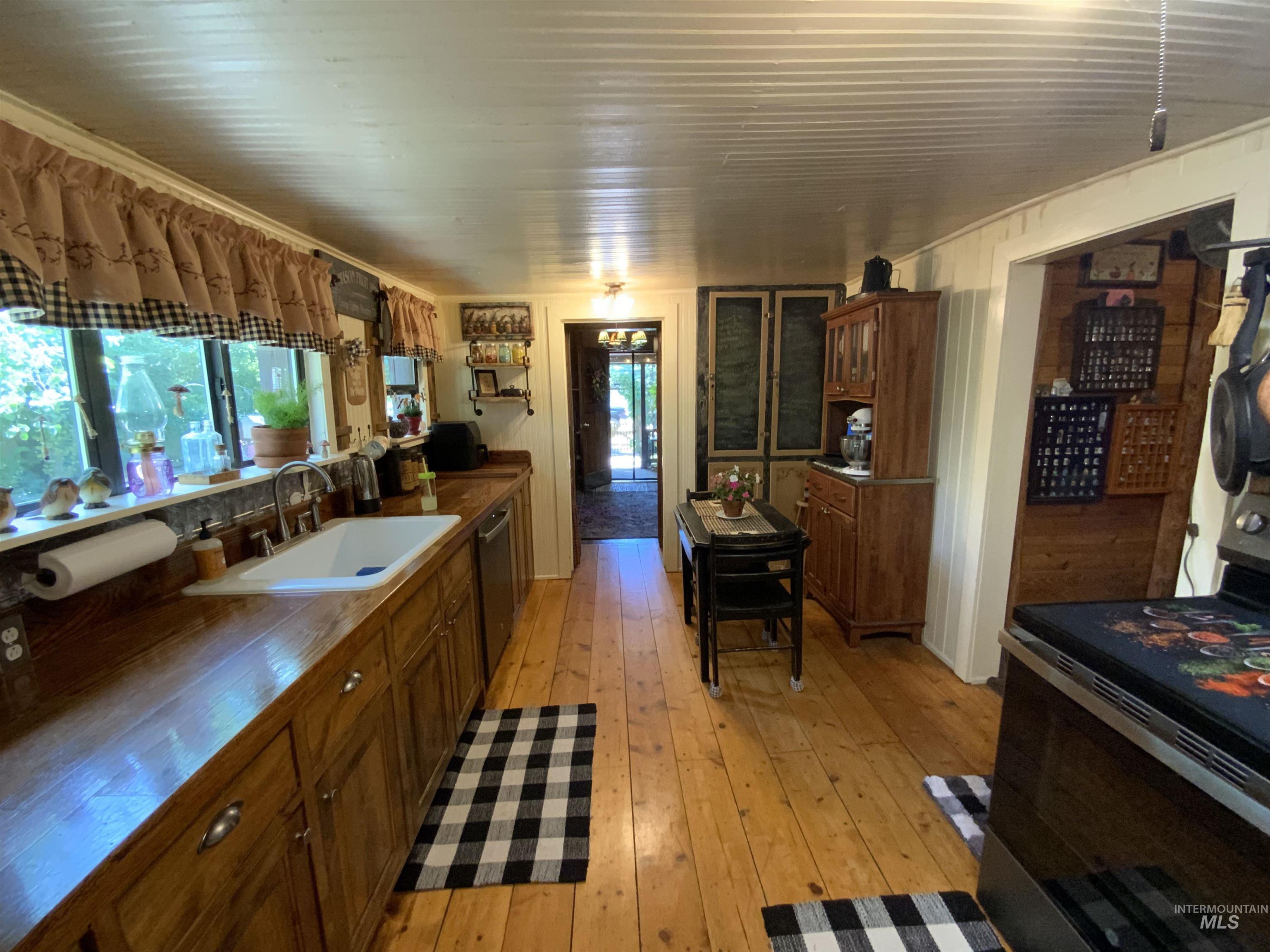 205 W Alturas Ave, Fairfield, Idaho 83327, 2 Bedrooms, 1 Bathroom, Residential For Sale, Price $269,950,MLS 98973986