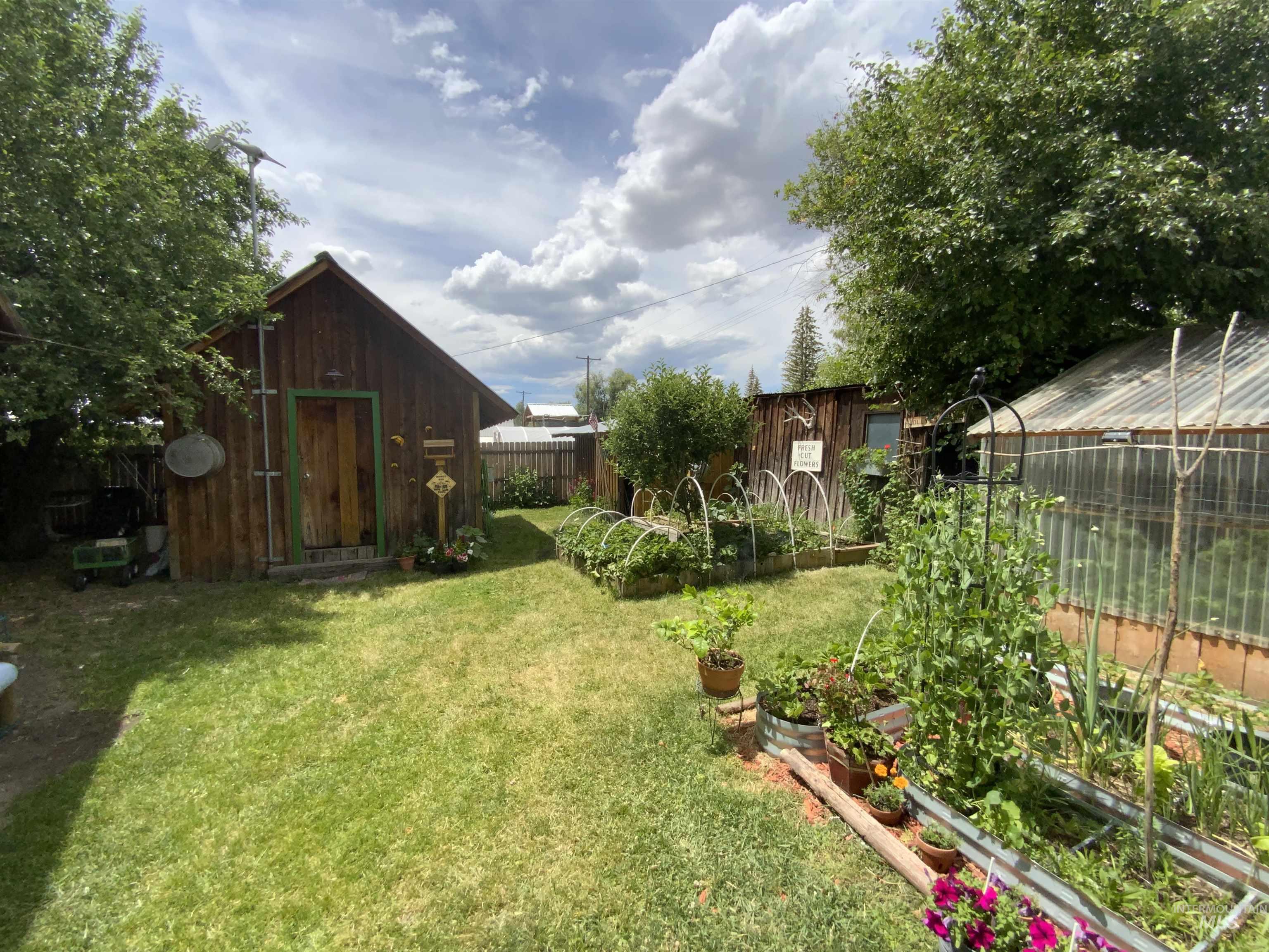 205 W Alturas Ave, Fairfield, Idaho 83327, 2 Bedrooms, 1 Bathroom, Residential For Sale, Price $269,950,MLS 98973986