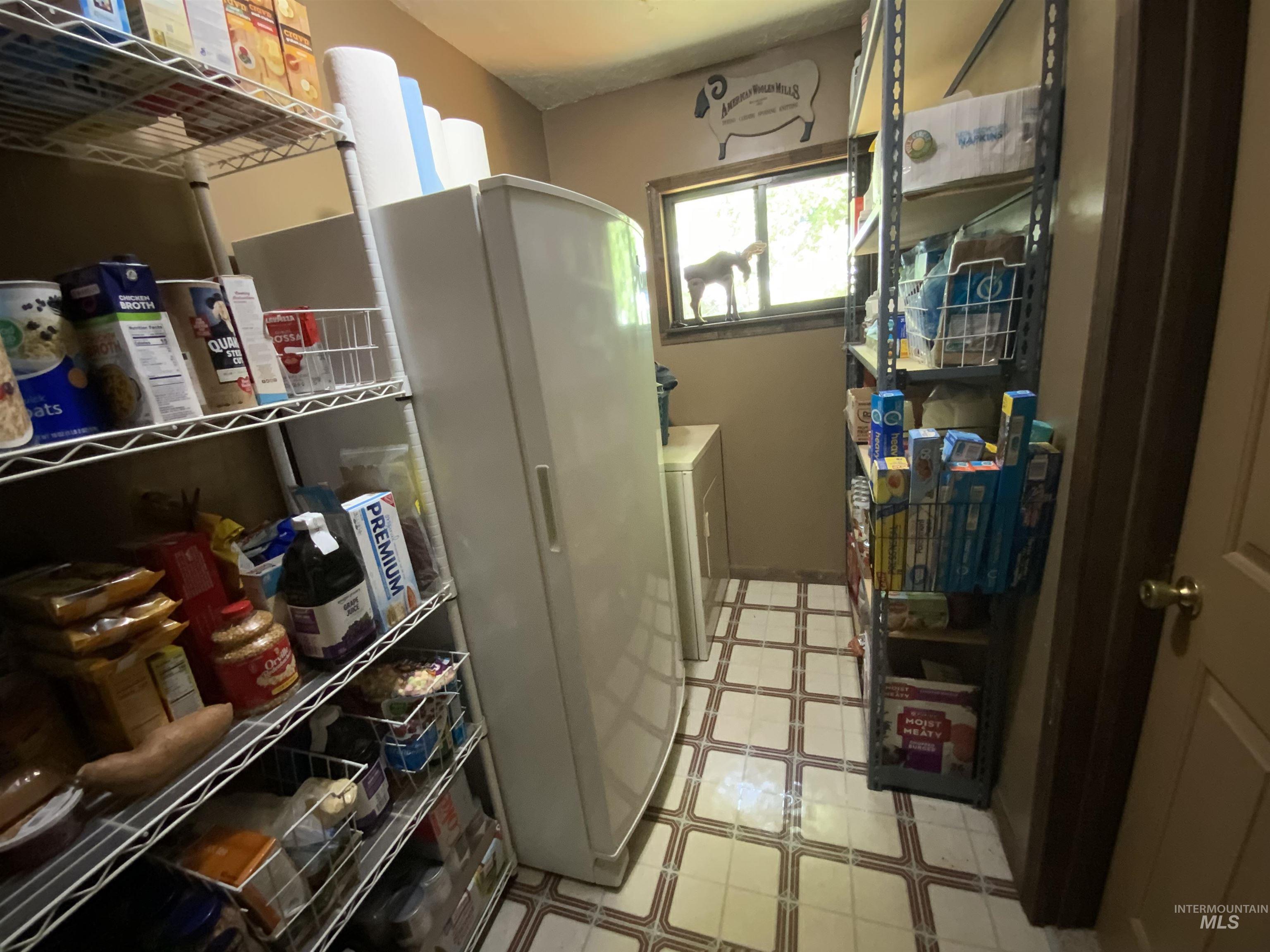 205 W Alturas Ave, Fairfield, Idaho 83327, 2 Bedrooms, 1 Bathroom, Residential For Sale, Price $269,950,MLS 98973986