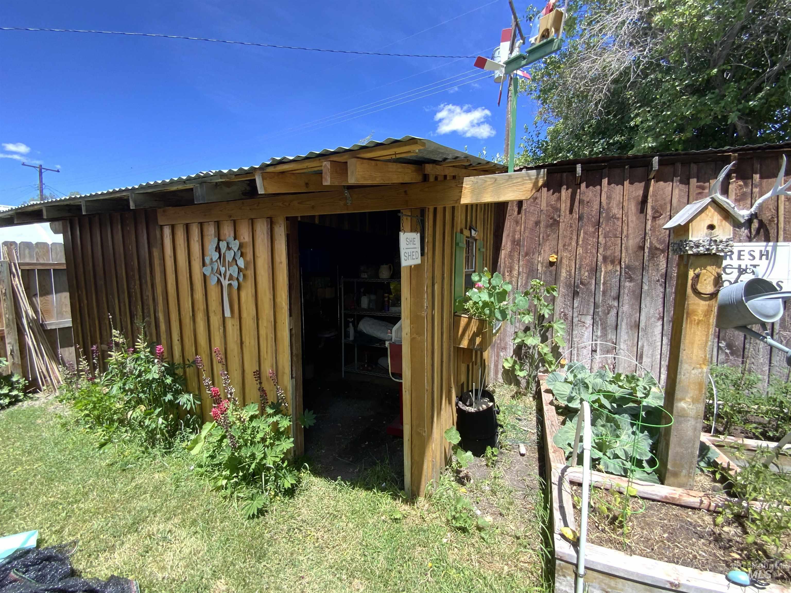 205 W Alturas Ave, Fairfield, Idaho 83327, 2 Bedrooms, 1 Bathroom, Residential For Sale, Price $269,950,MLS 98973986