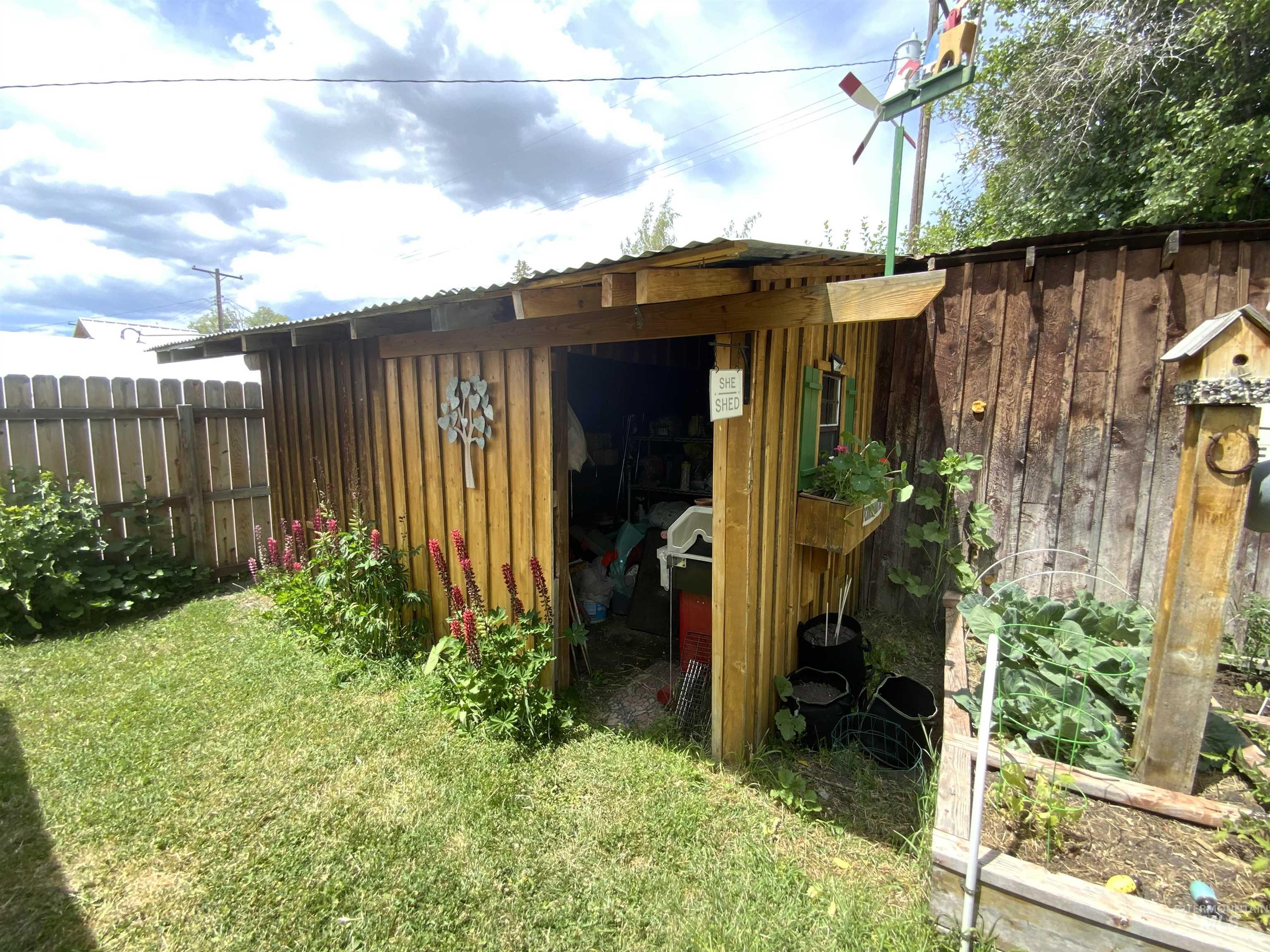 205 W Alturas Ave, Fairfield, Idaho 83327, 2 Bedrooms, 1 Bathroom, Residential For Sale, Price $269,950,MLS 98973986