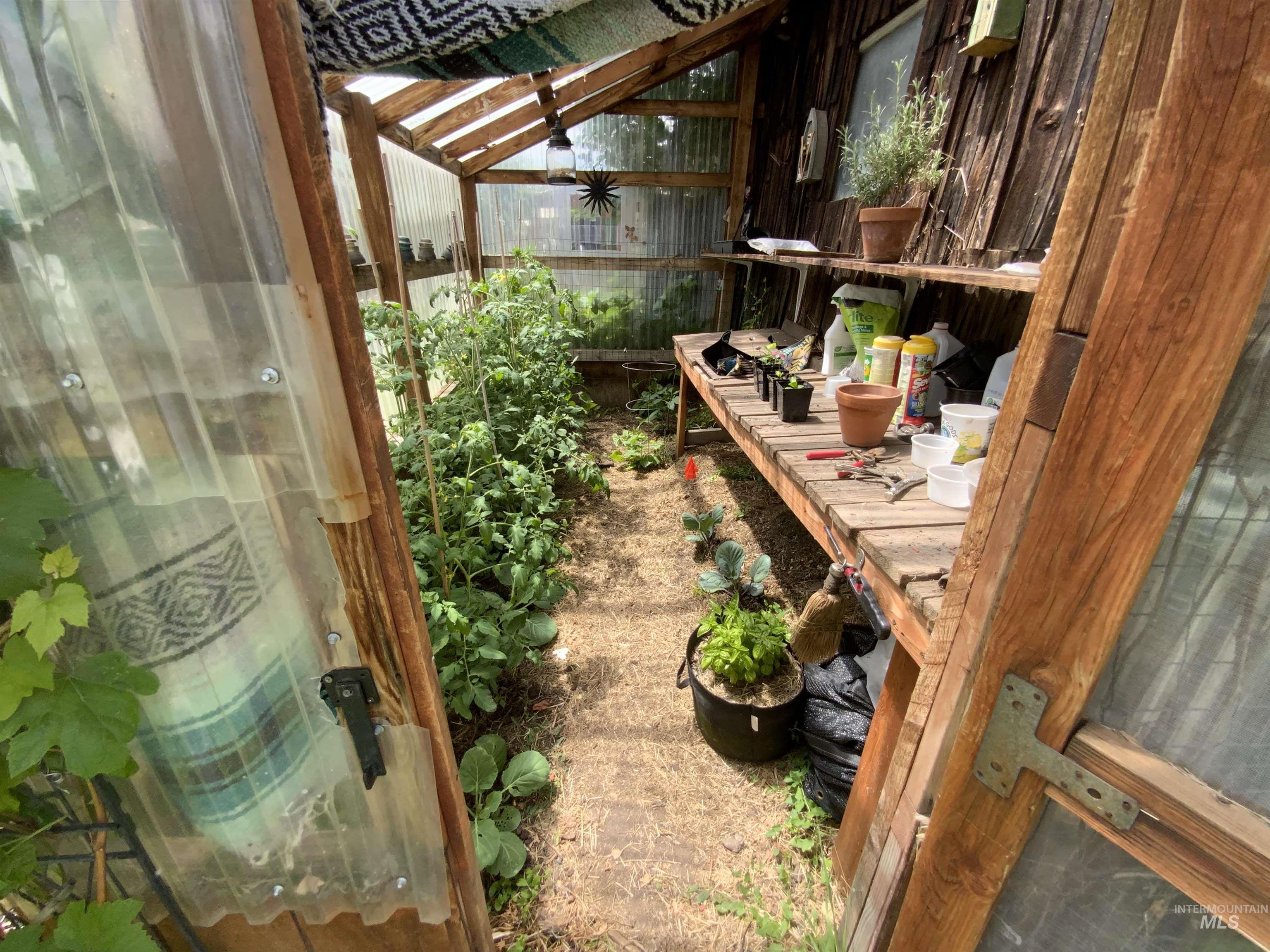 205 W Alturas Ave, Fairfield, Idaho 83327, 2 Bedrooms, 1 Bathroom, Residential For Sale, Price $269,950,MLS 98973986